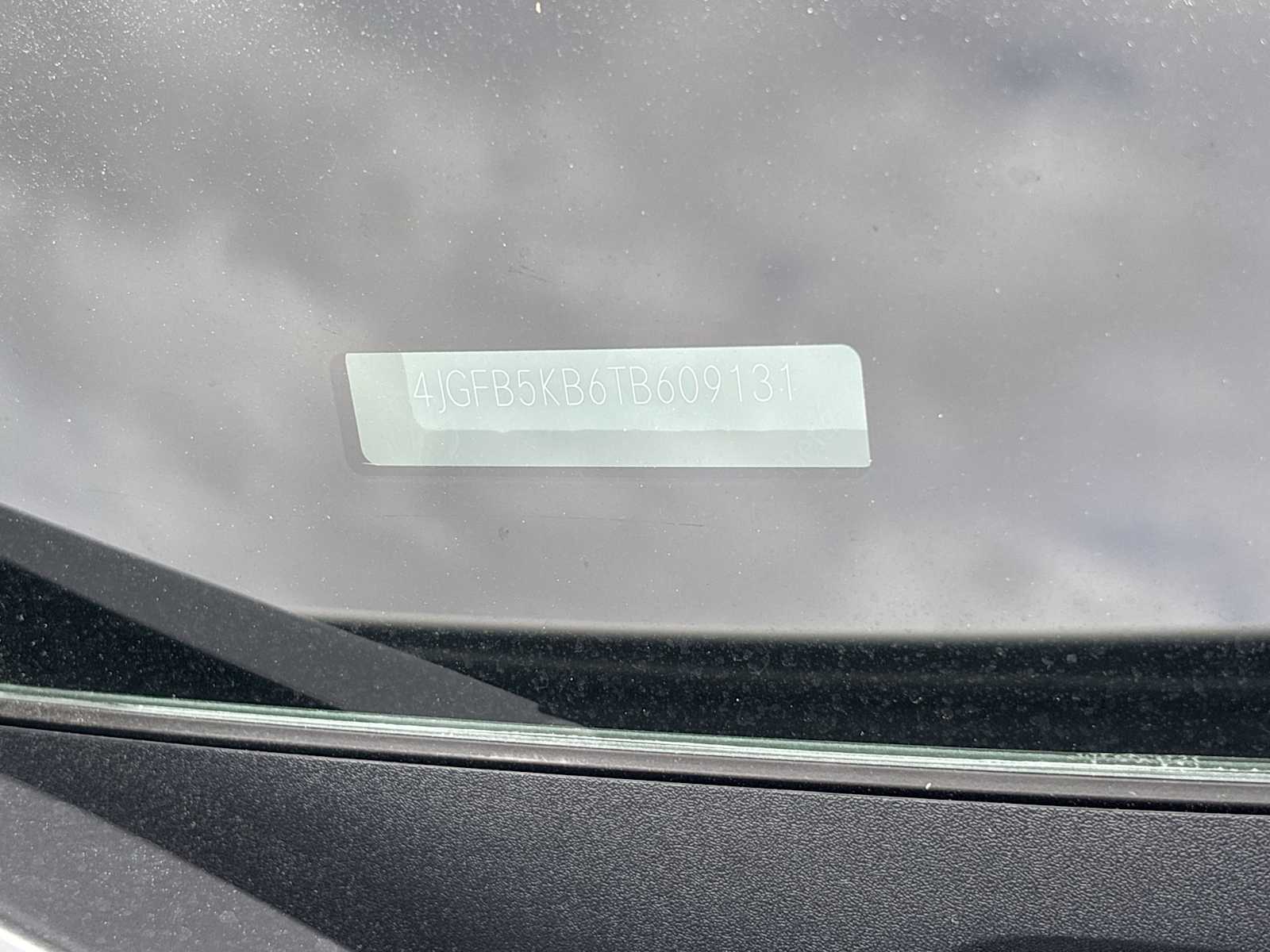 Thumbnail: 2026 Mercedes-Benz GLE - 27