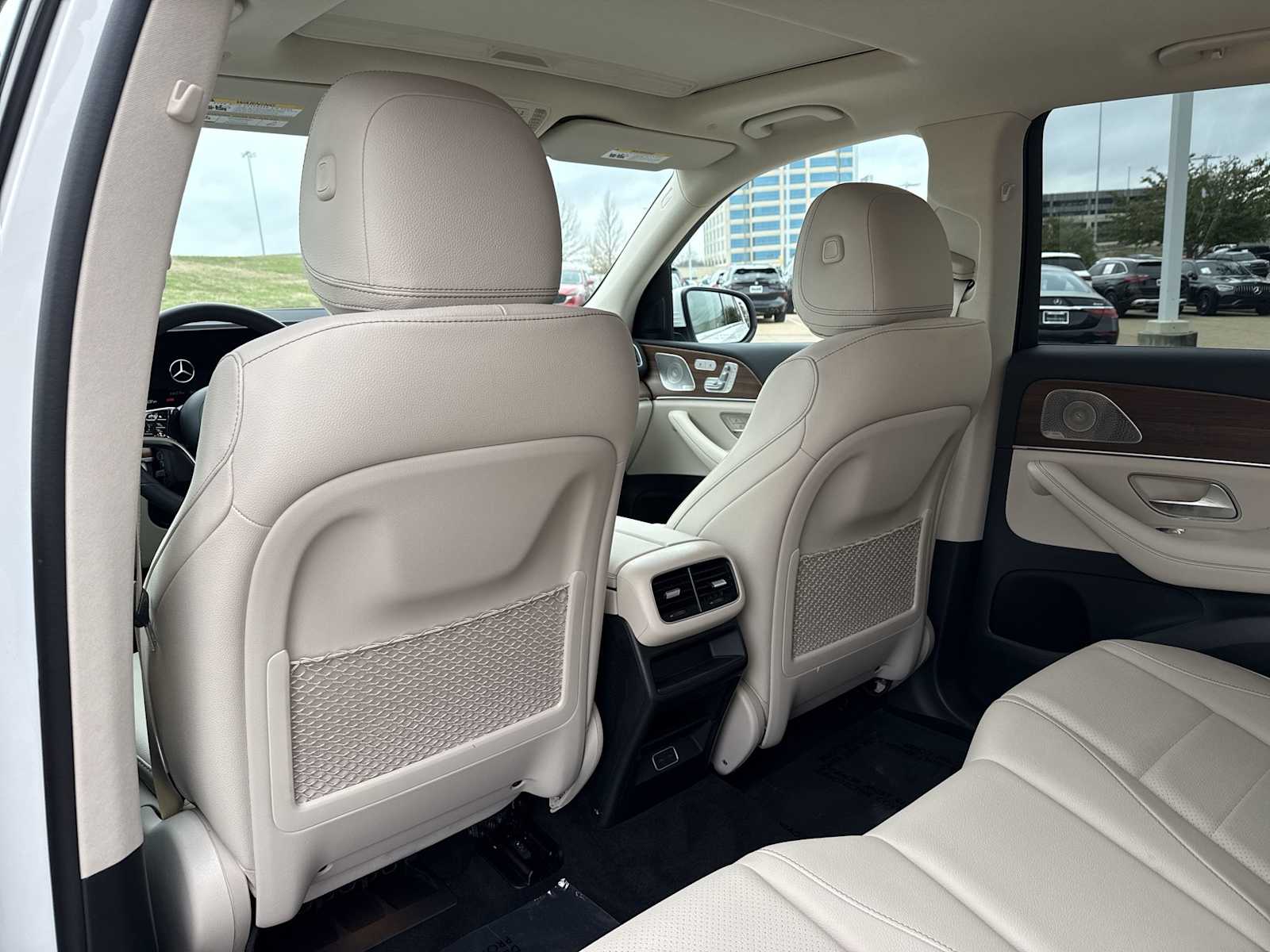 Thumbnail: 2026 Mercedes-Benz GLE - 16