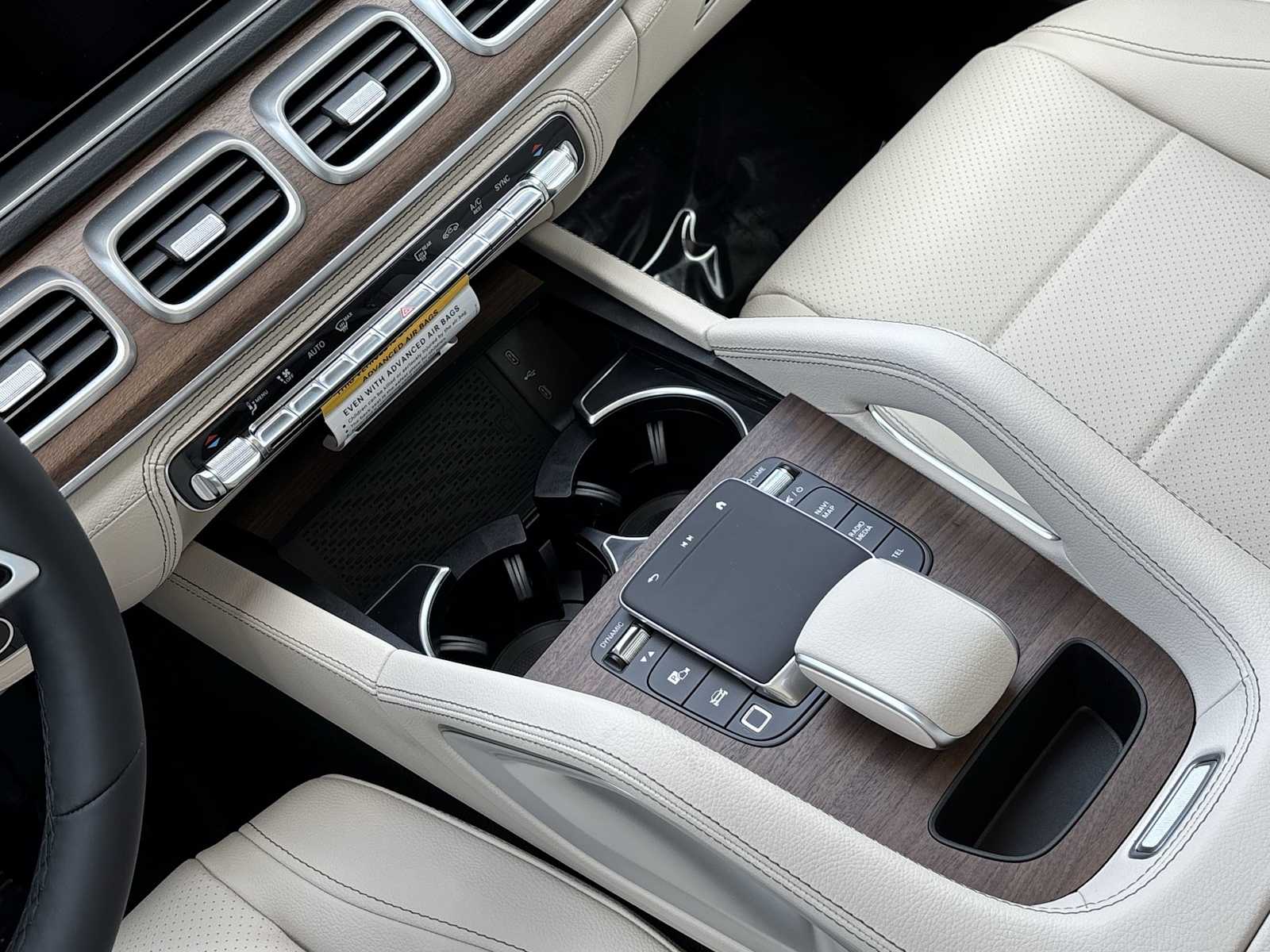 Thumbnail: 2026 Mercedes-Benz GLE - 22