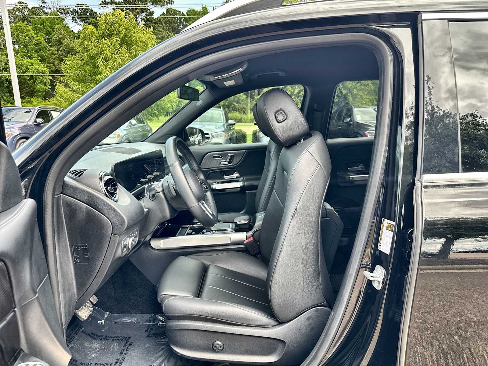 Thumbnail: 2023 Mercedes-Benz GLB - 3
