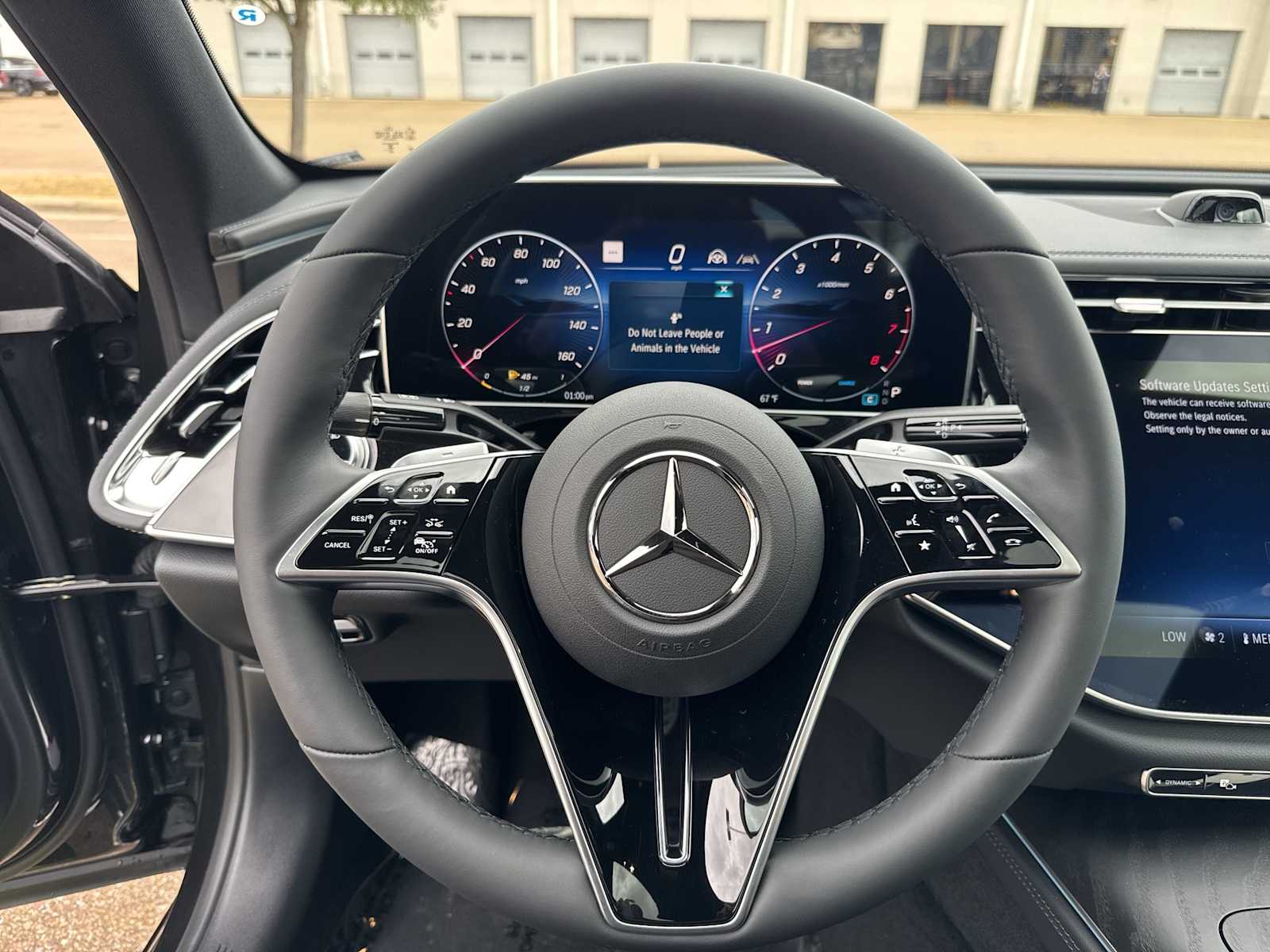 Thumbnail: 2026 Mercedes-Benz E-Class - 21