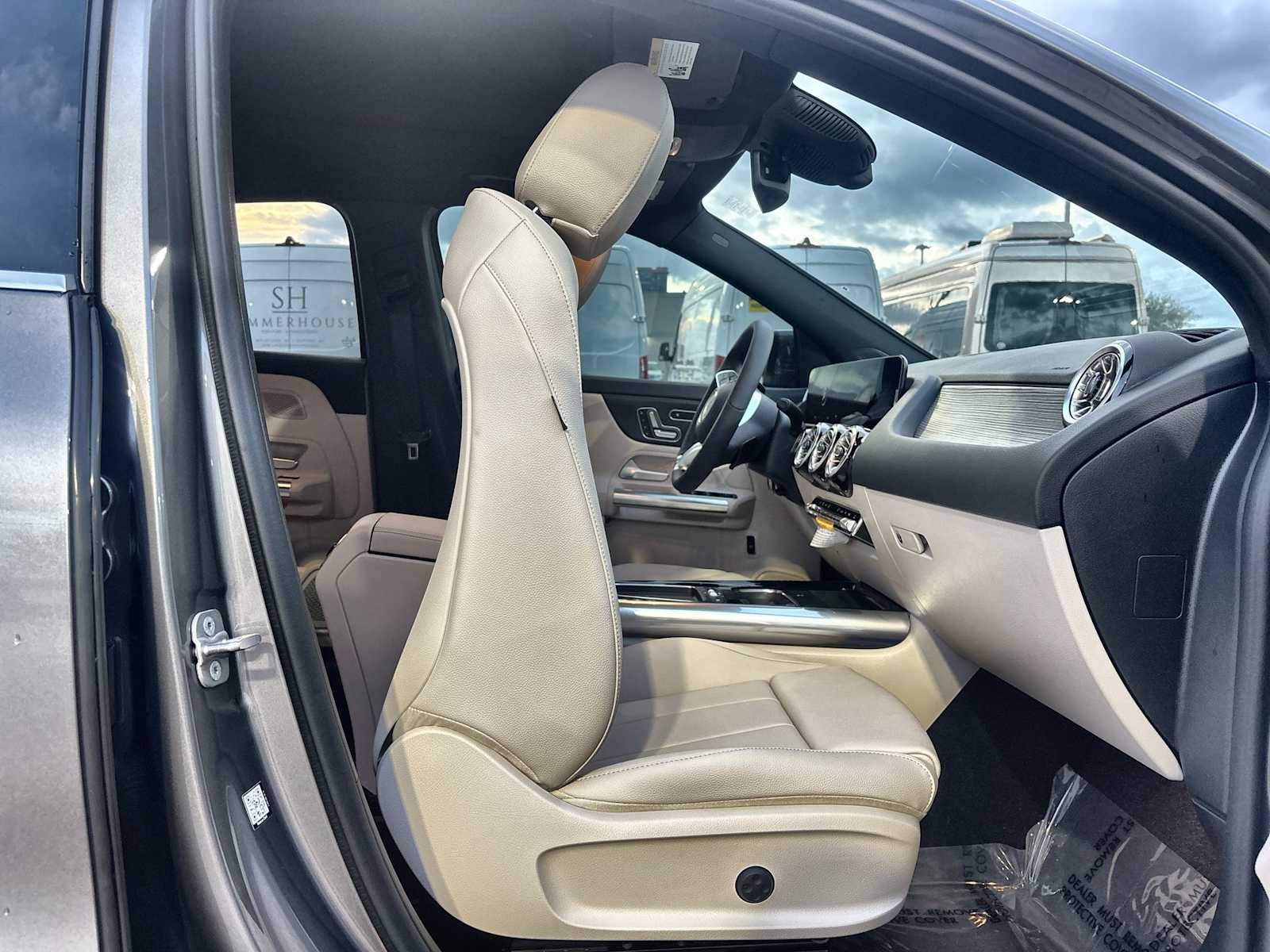 Thumbnail: 2026 Mercedes-Benz GLA - 9