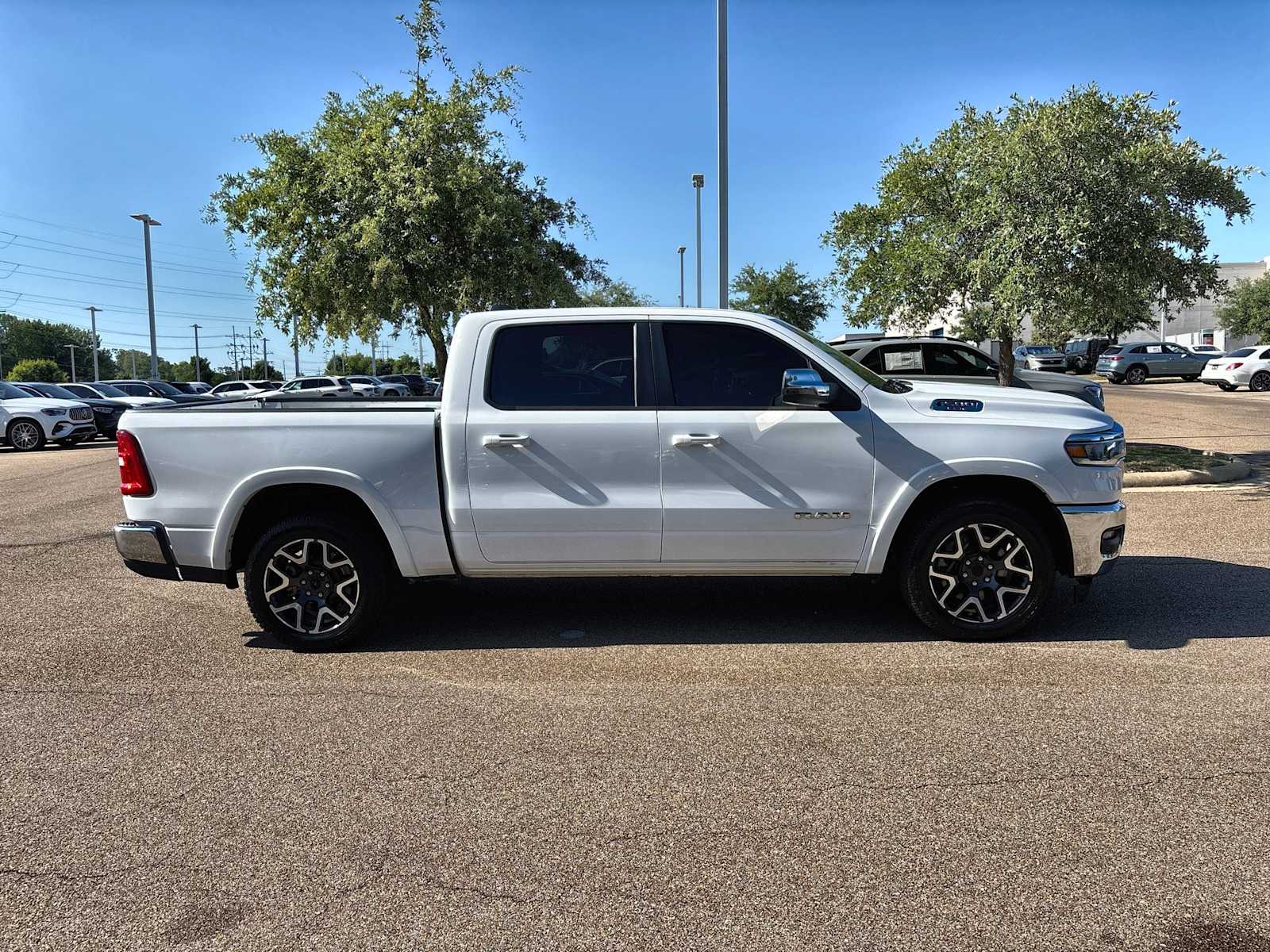 Thumbnail: 2025 RAM 1500 - 10