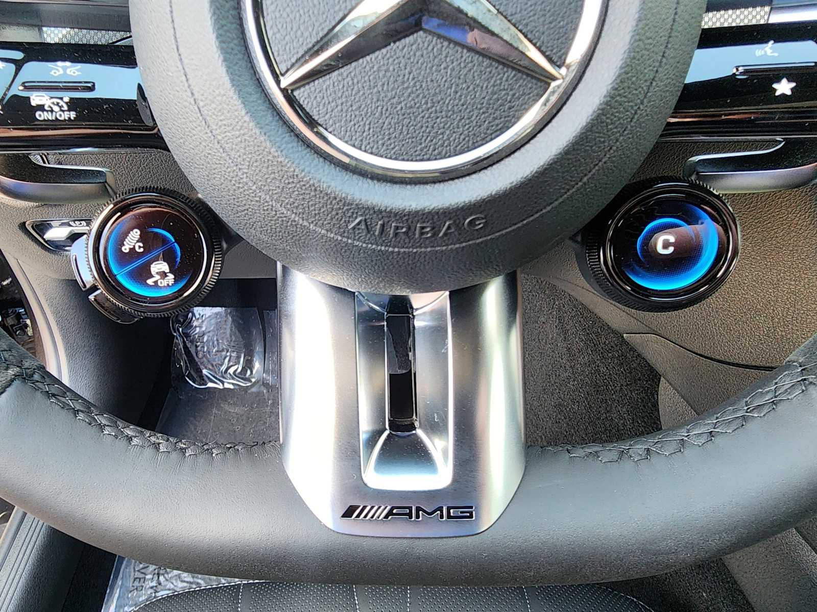 Thumbnail: 2025 Mercedes-Benz C-Class - 6