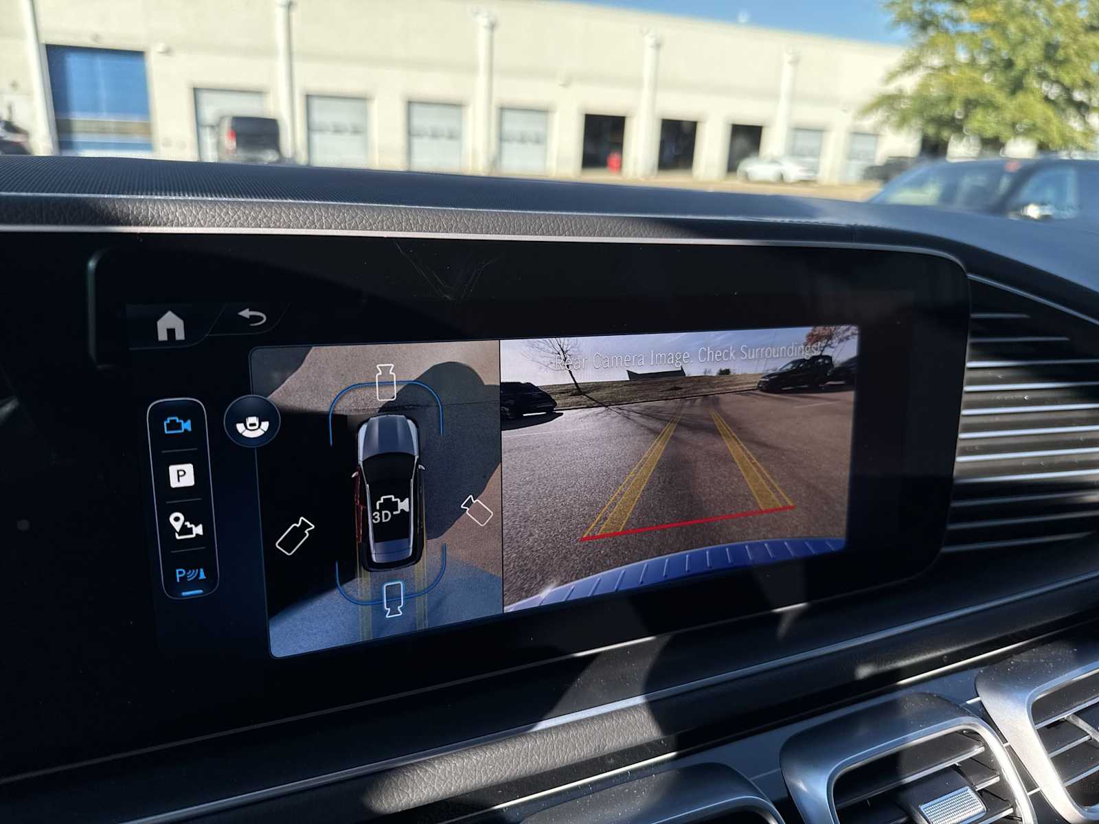 Thumbnail: 2026 Mercedes-Benz GLE - 23