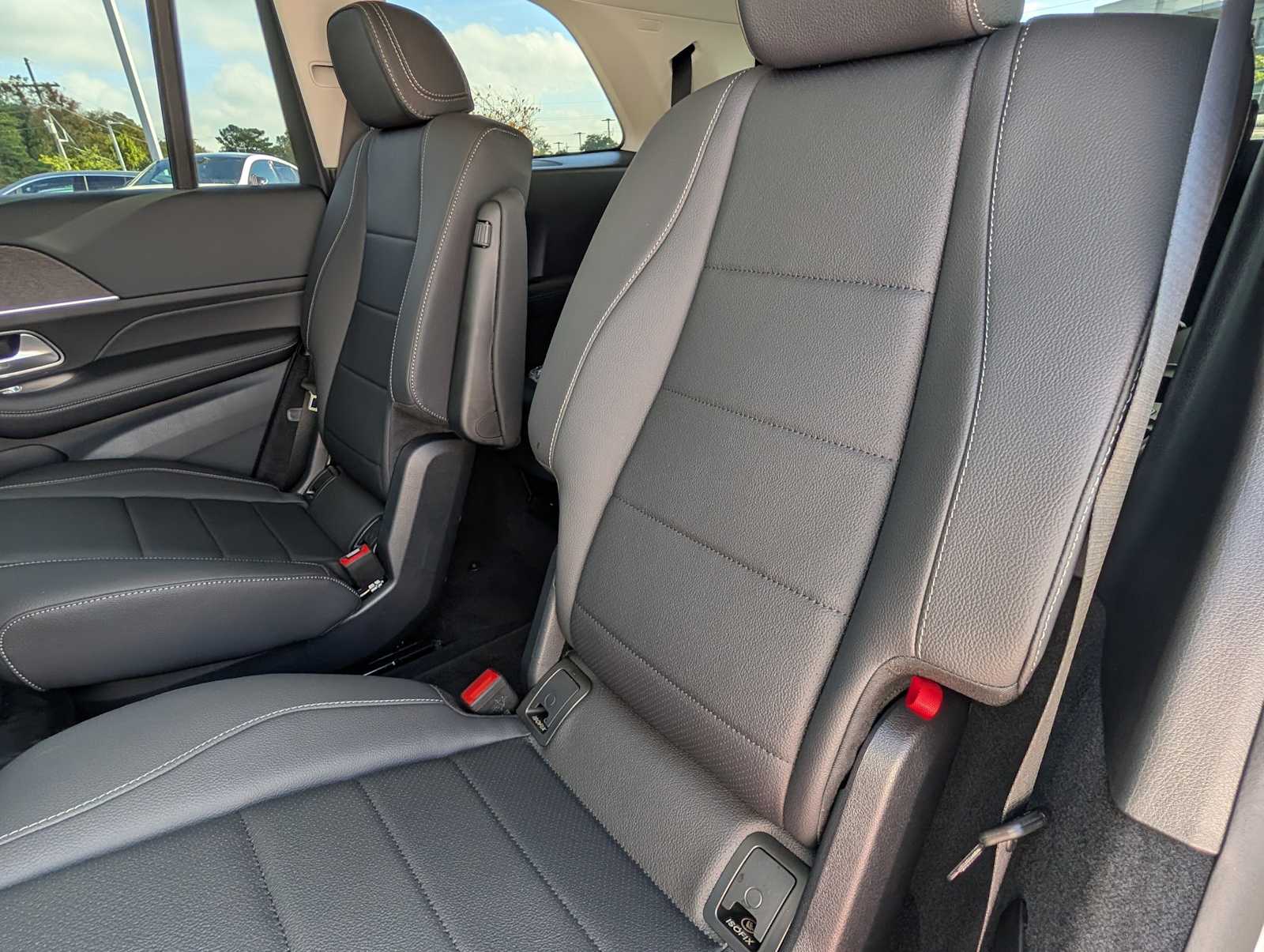 Thumbnail: 2026 Mercedes-Benz GLS - 23