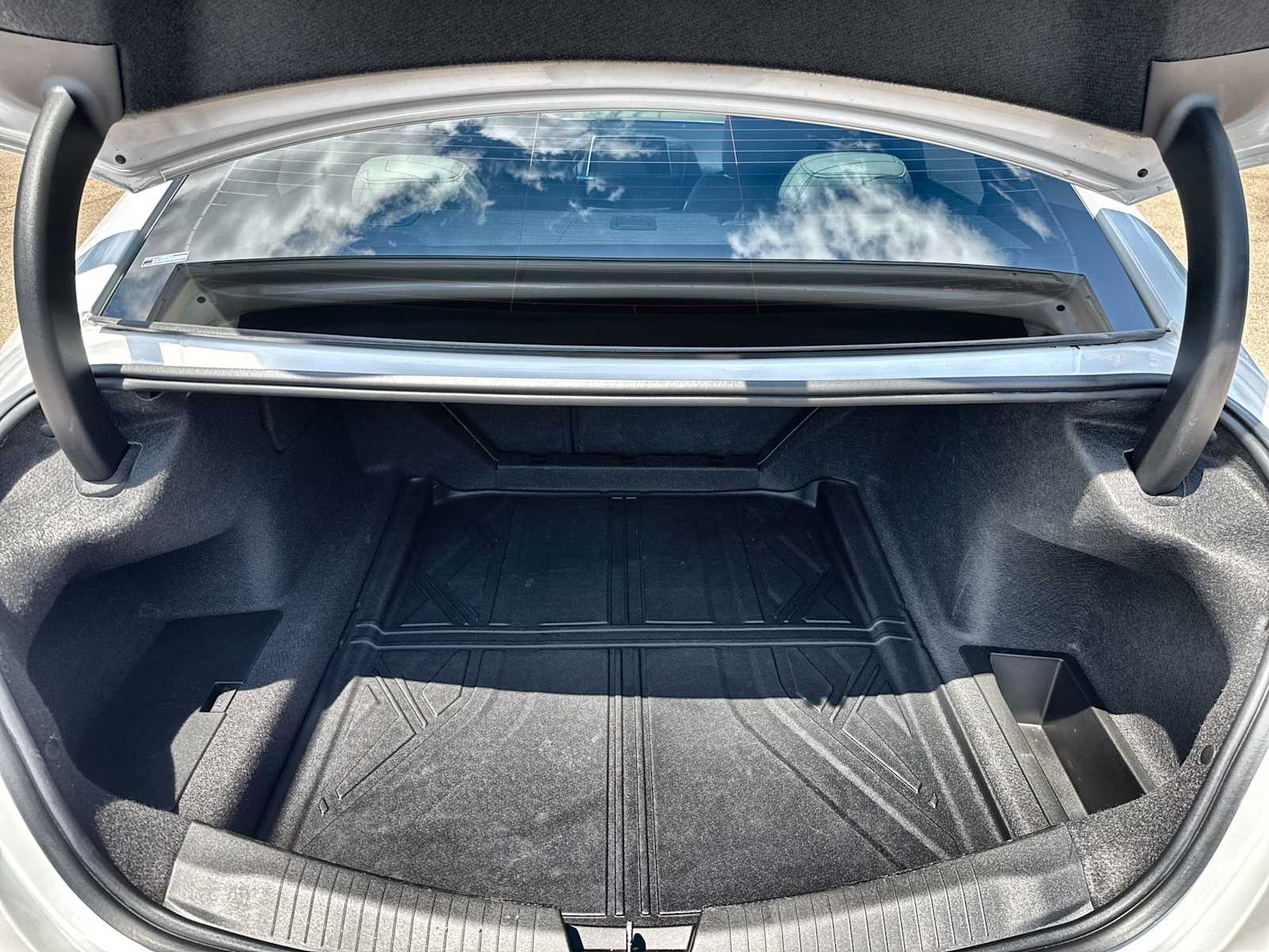 Thumbnail: 2023 Cadillac CT5 - 17