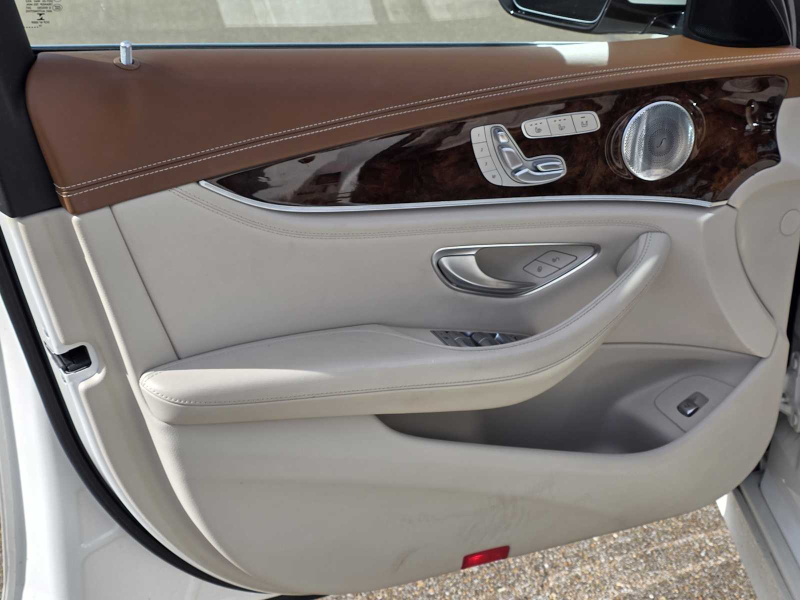 Thumbnail: 2017 Mercedes-Benz E-Class - 2