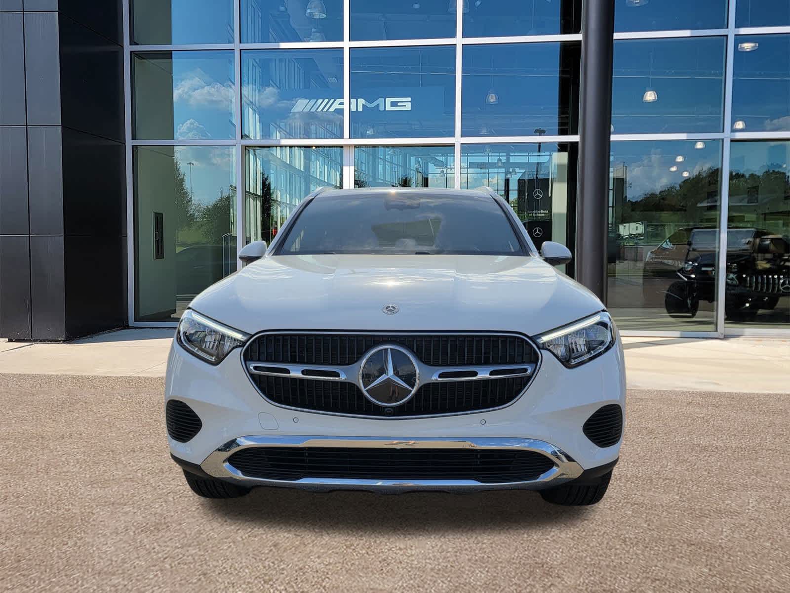 2025 Mercedes Benz GLC 300 4MATIC photo 2