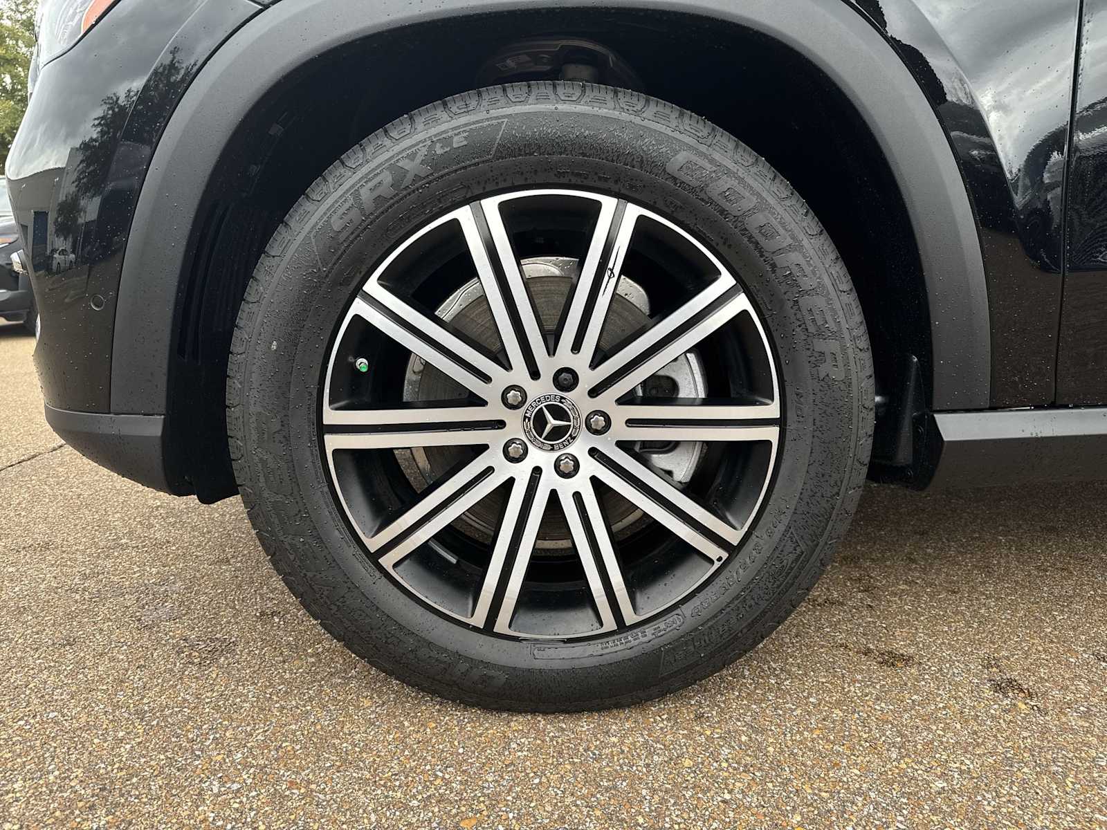 Thumbnail: 2026 Mercedes-Benz GLE - 12