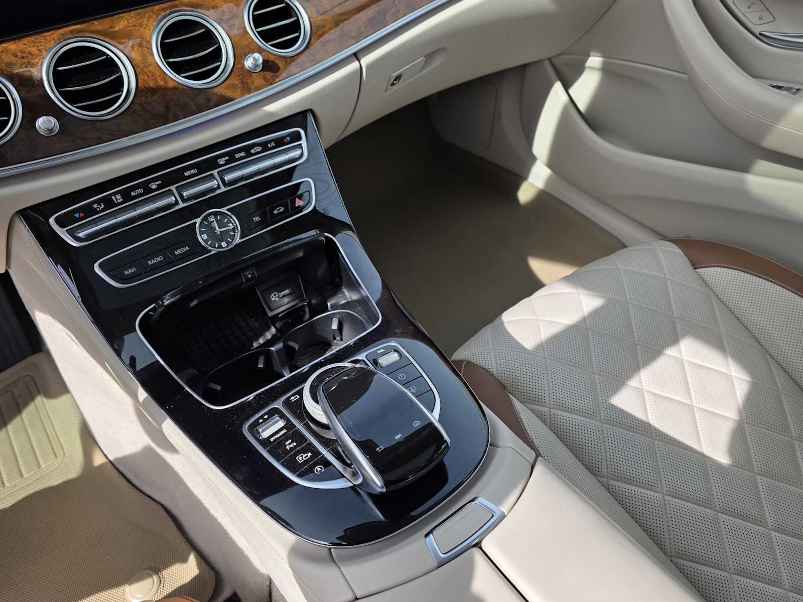 Thumbnail: 2017 Mercedes-Benz E-Class - 8