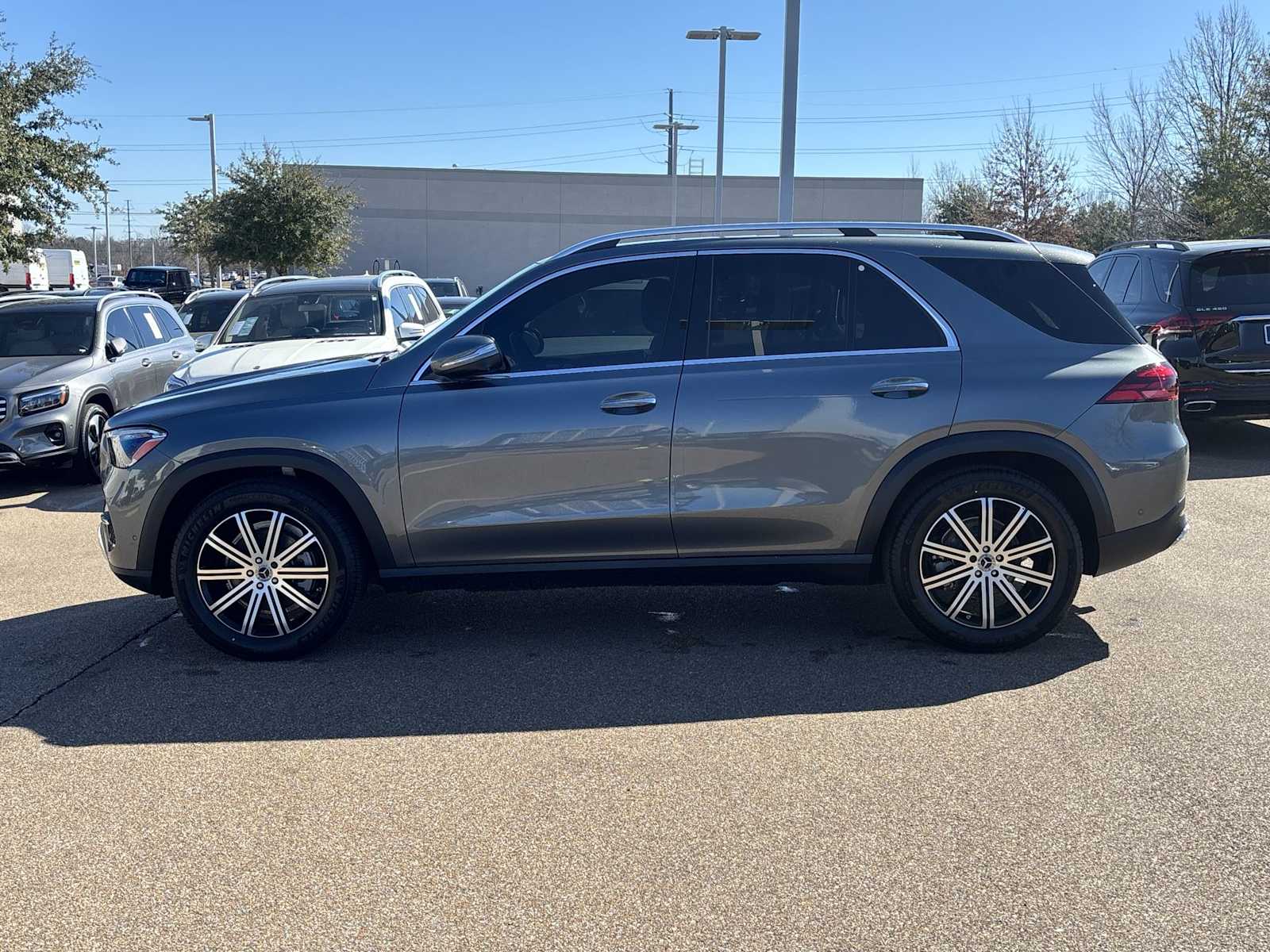 Thumbnail: 2026 Mercedes-Benz GLE - 3