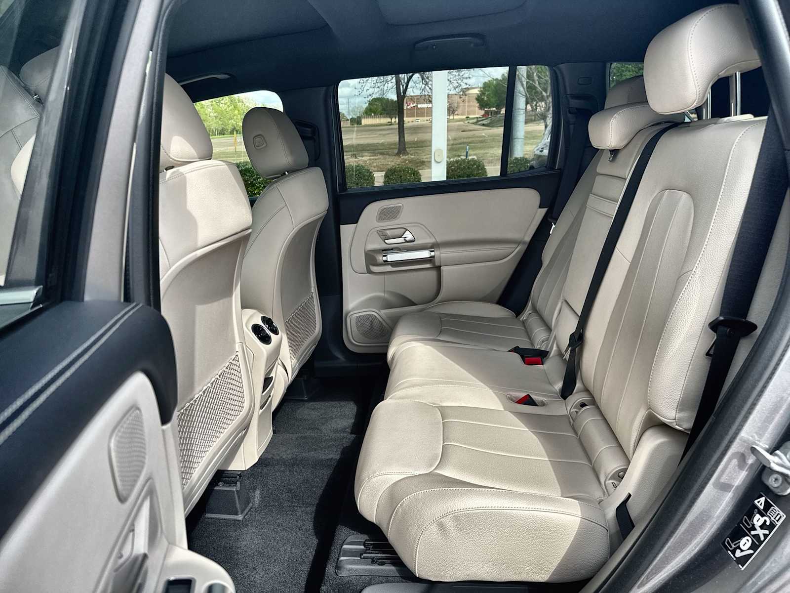 Thumbnail: 2025 Mercedes-Benz GLB - 4