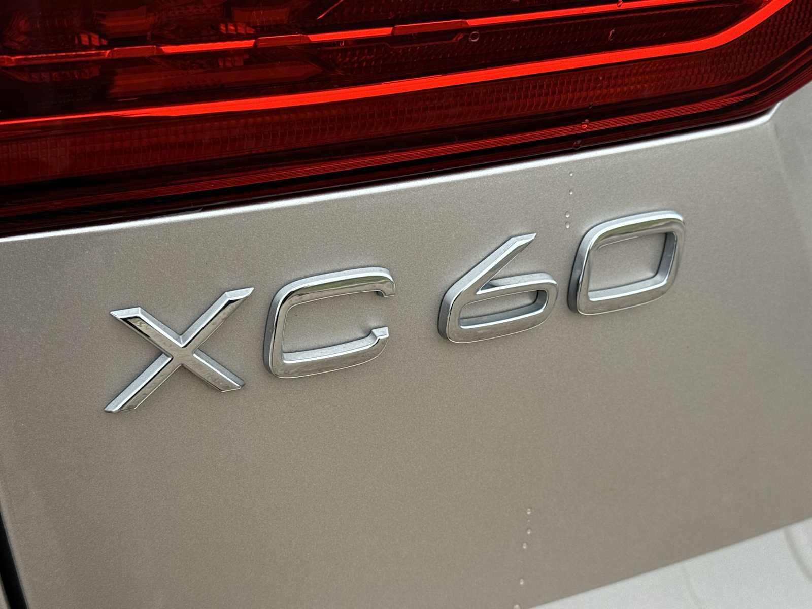 Thumbnail: 2025 Volvo XC60 - 11