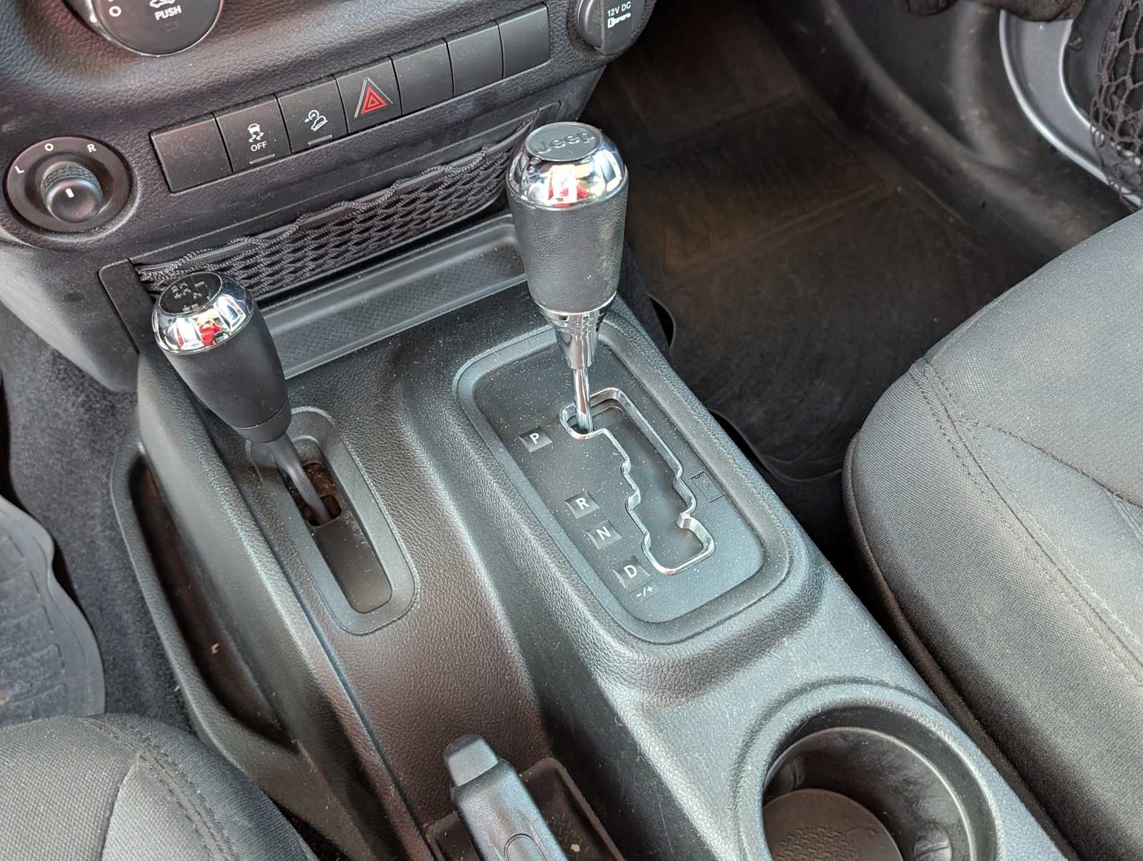 Thumbnail: 2016 Jeep Wrangler - 16