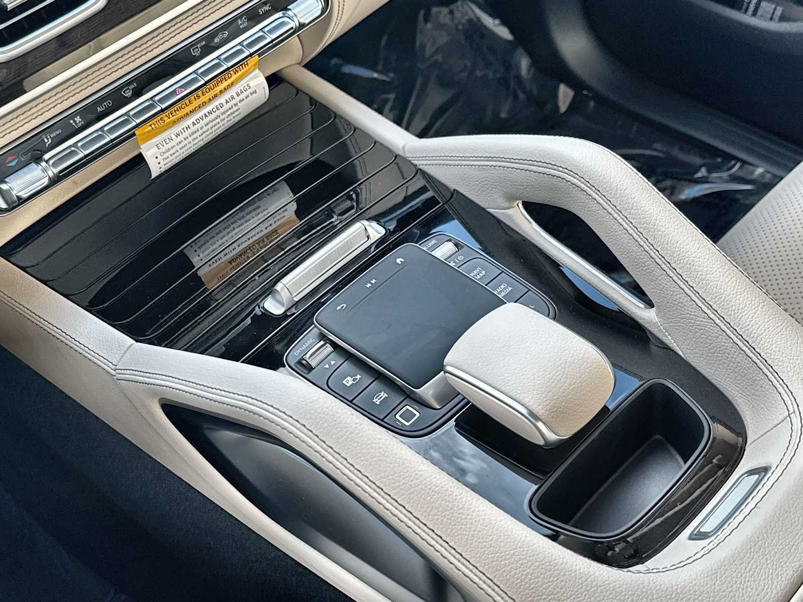 Thumbnail: 2026 Mercedes-Benz GLE - 22
