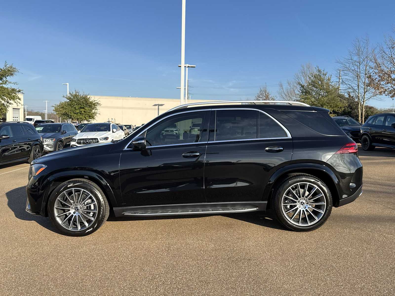 Thumbnail: 2026 Mercedes-Benz GLE - 3