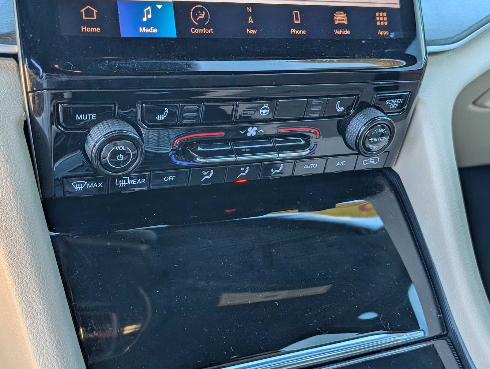 Thumbnail: 2024 Jeep Grand Cherokee - 14