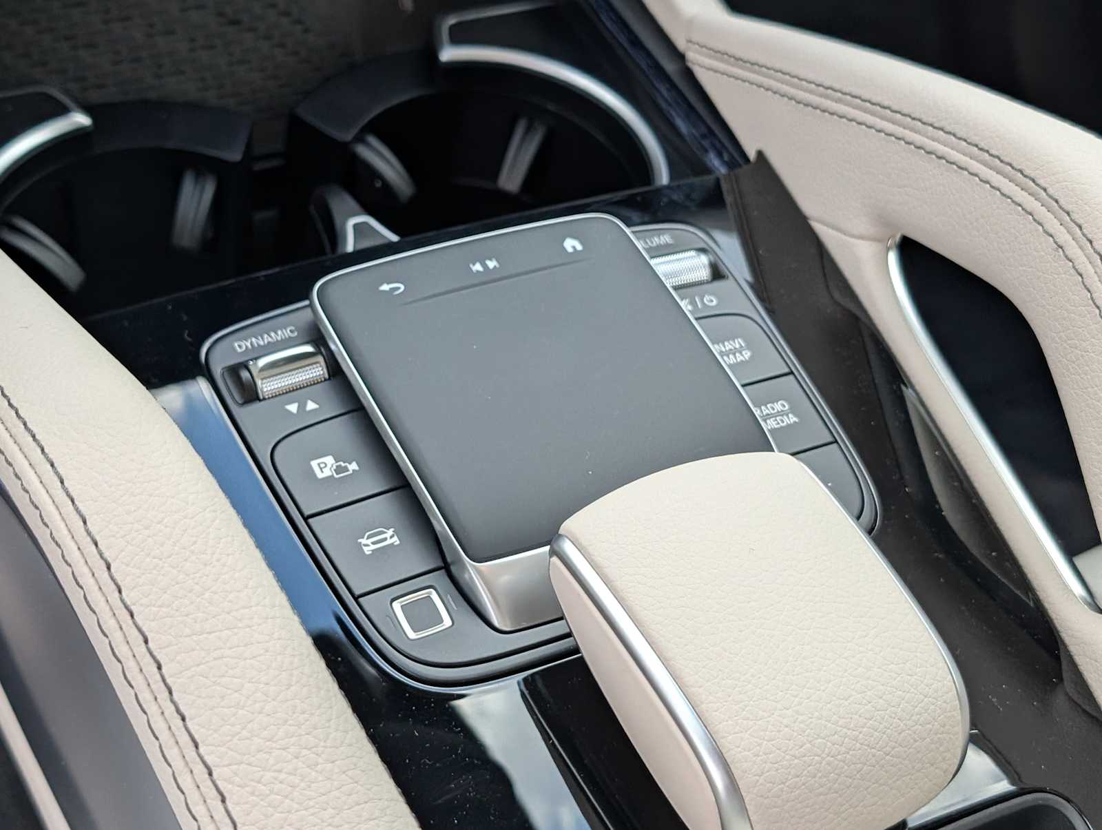 Thumbnail: 2026 Mercedes-Benz GLE - 14