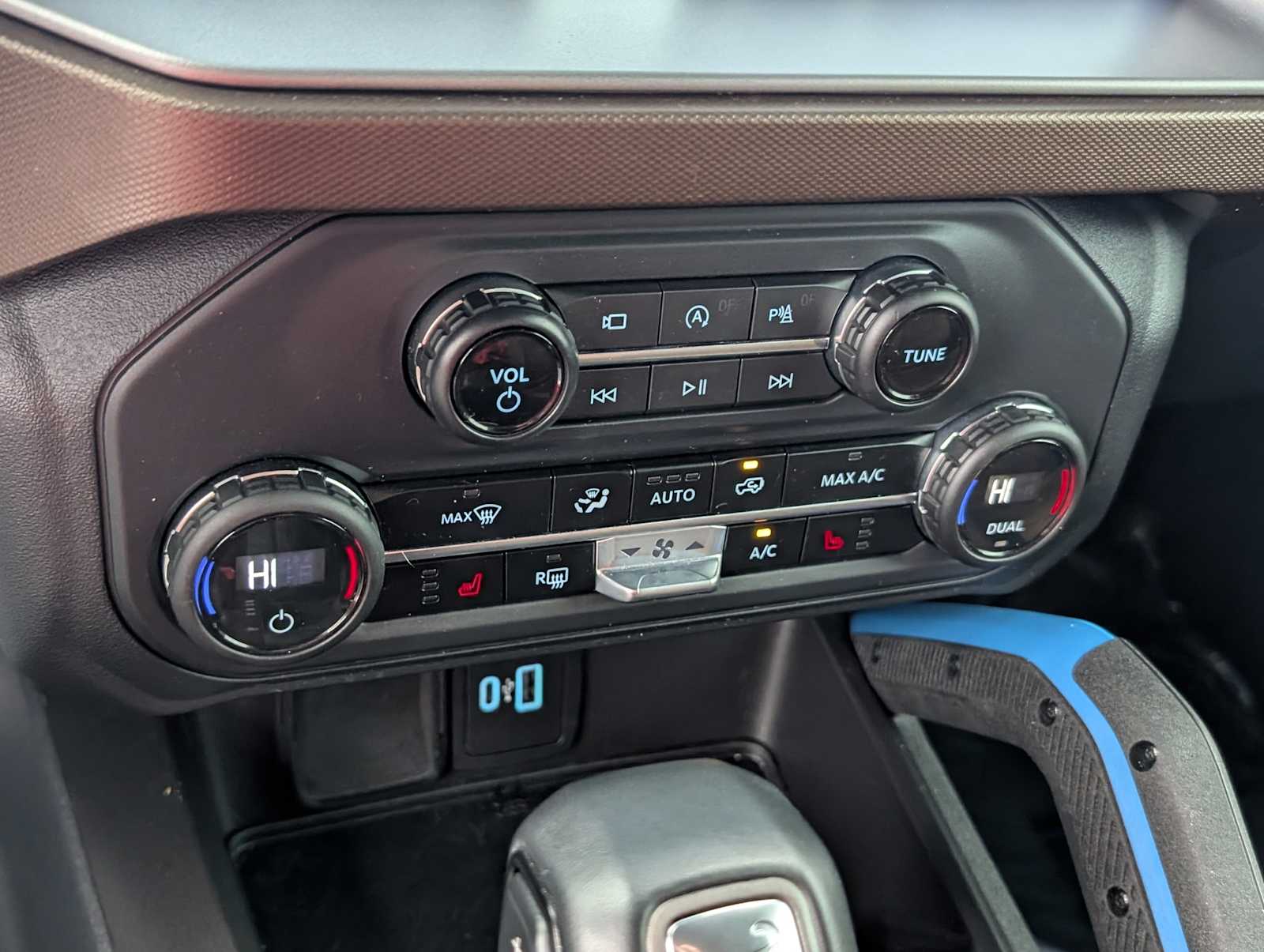 Thumbnail: 2023 Ford Bronco - 19