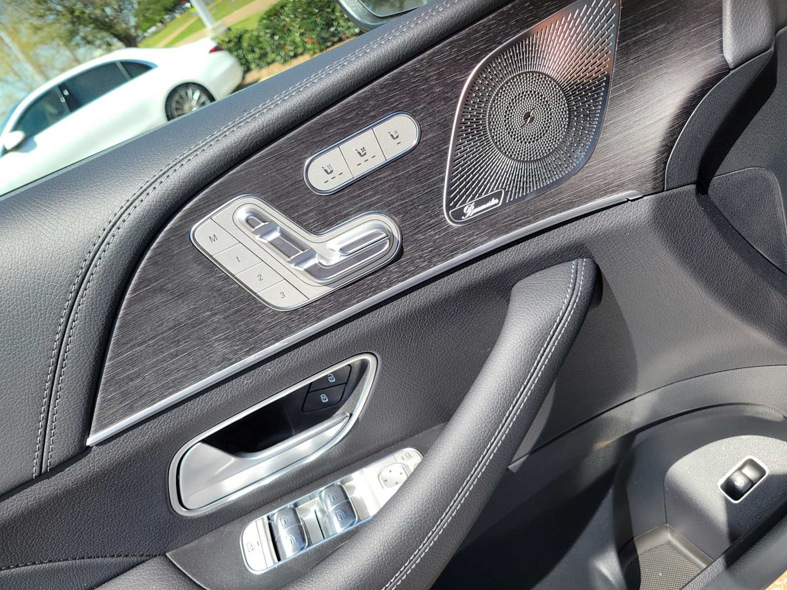 Thumbnail: 2025 Mercedes-Benz GLS - 14