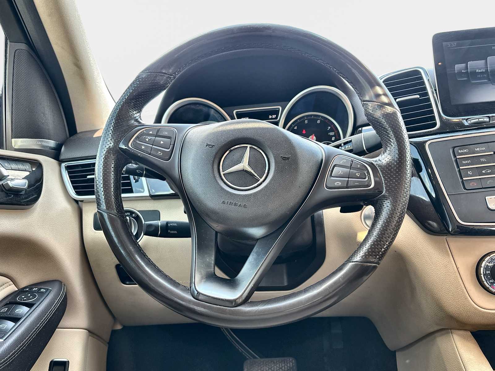 Thumbnail: 2017 Mercedes-Benz GLE - 21