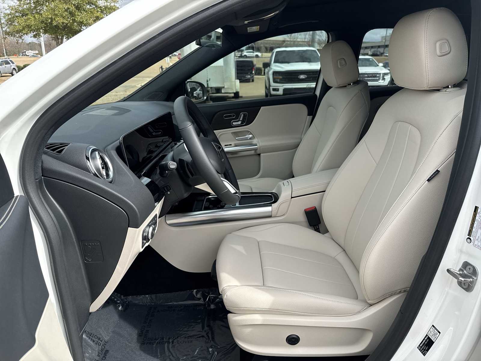 Thumbnail: 2026 Mercedes-Benz GLA - 15