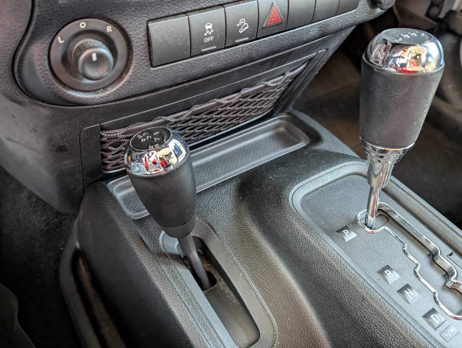 Thumbnail: 2016 Jeep Wrangler - 18