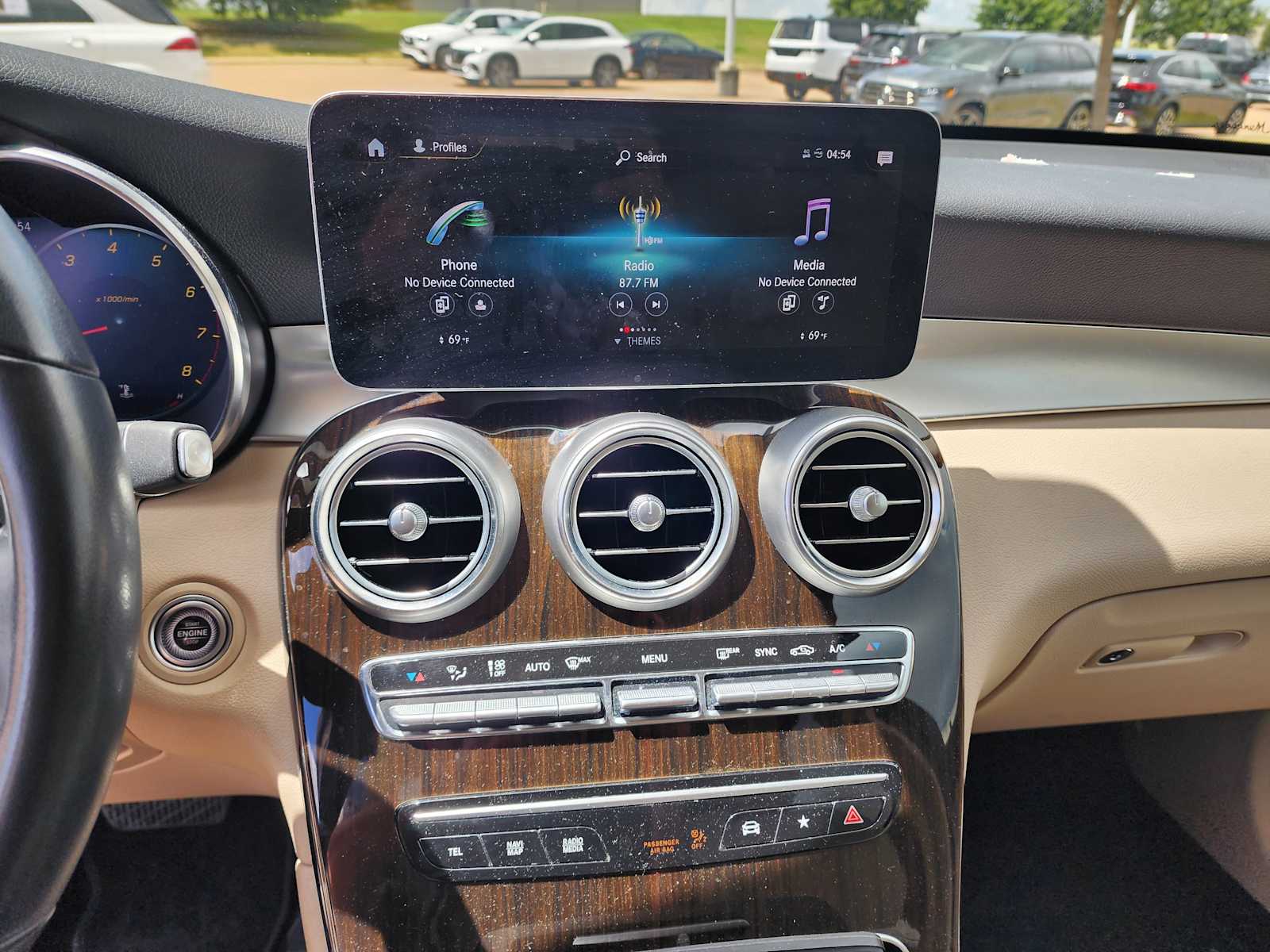 Thumbnail: 2022 Mercedes-Benz GLC - 2