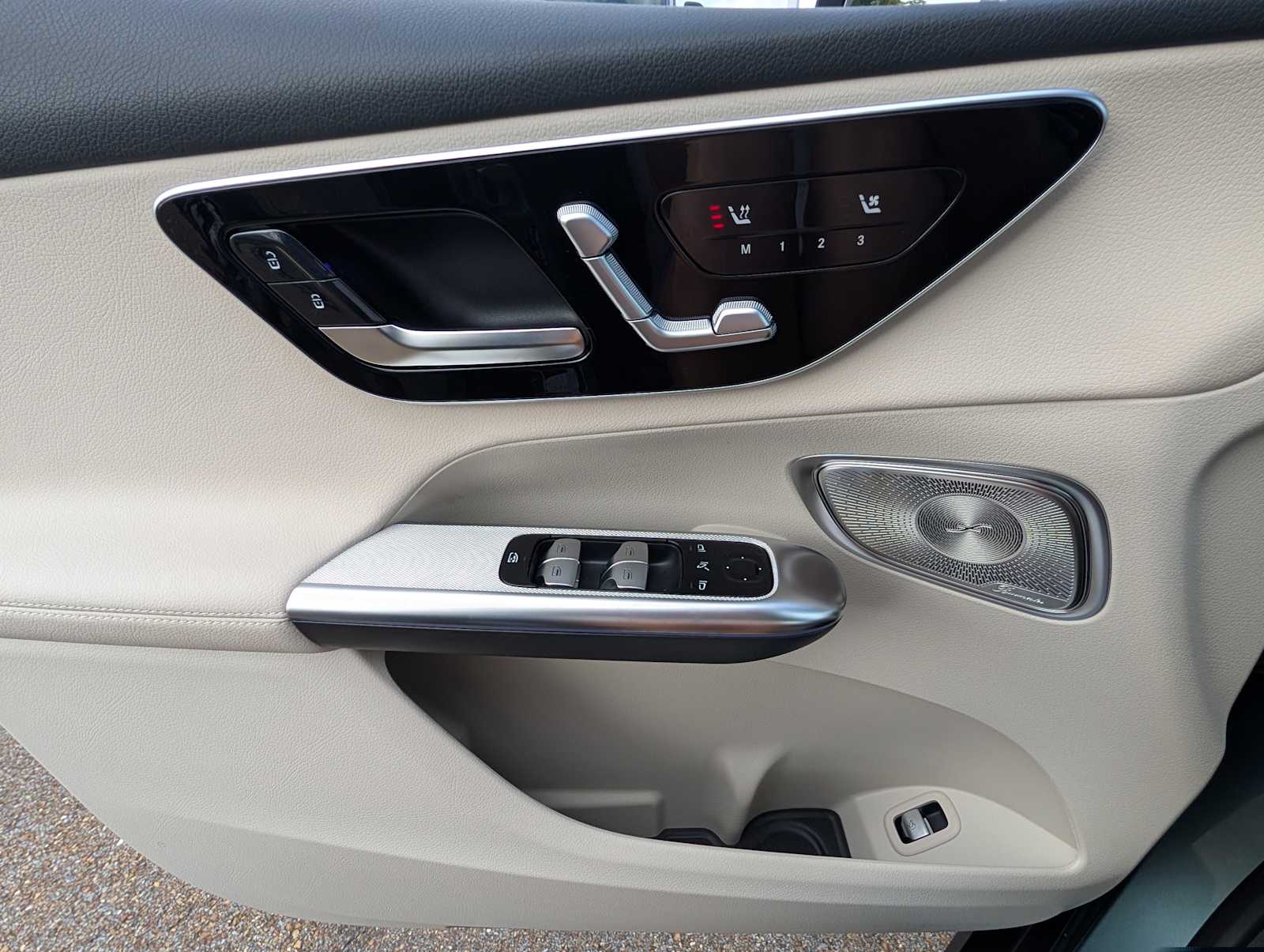 Thumbnail: 2026 Mercedes-Benz GLC - 17