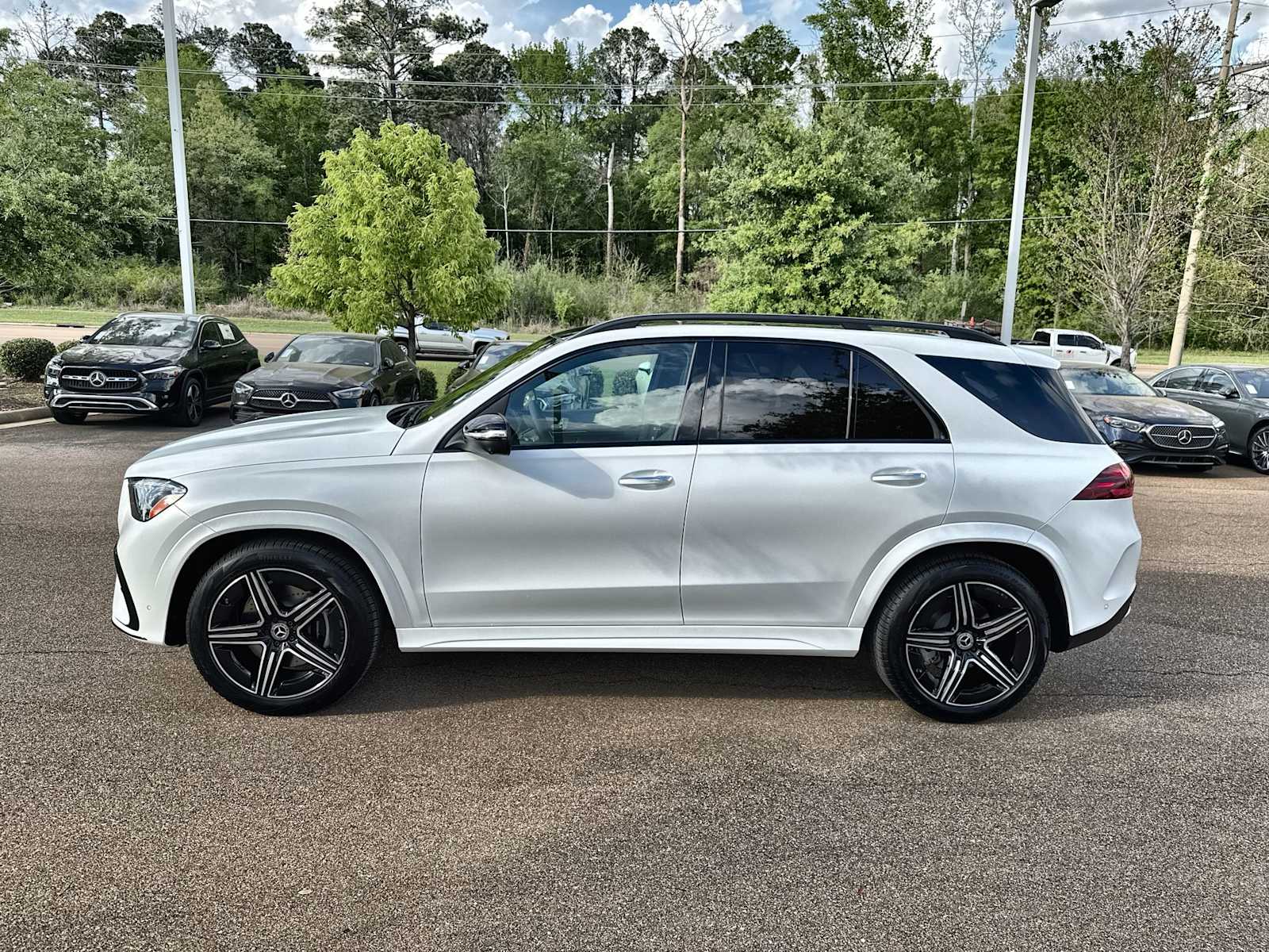 Thumbnail: 2026 Mercedes-Benz GLE - 5