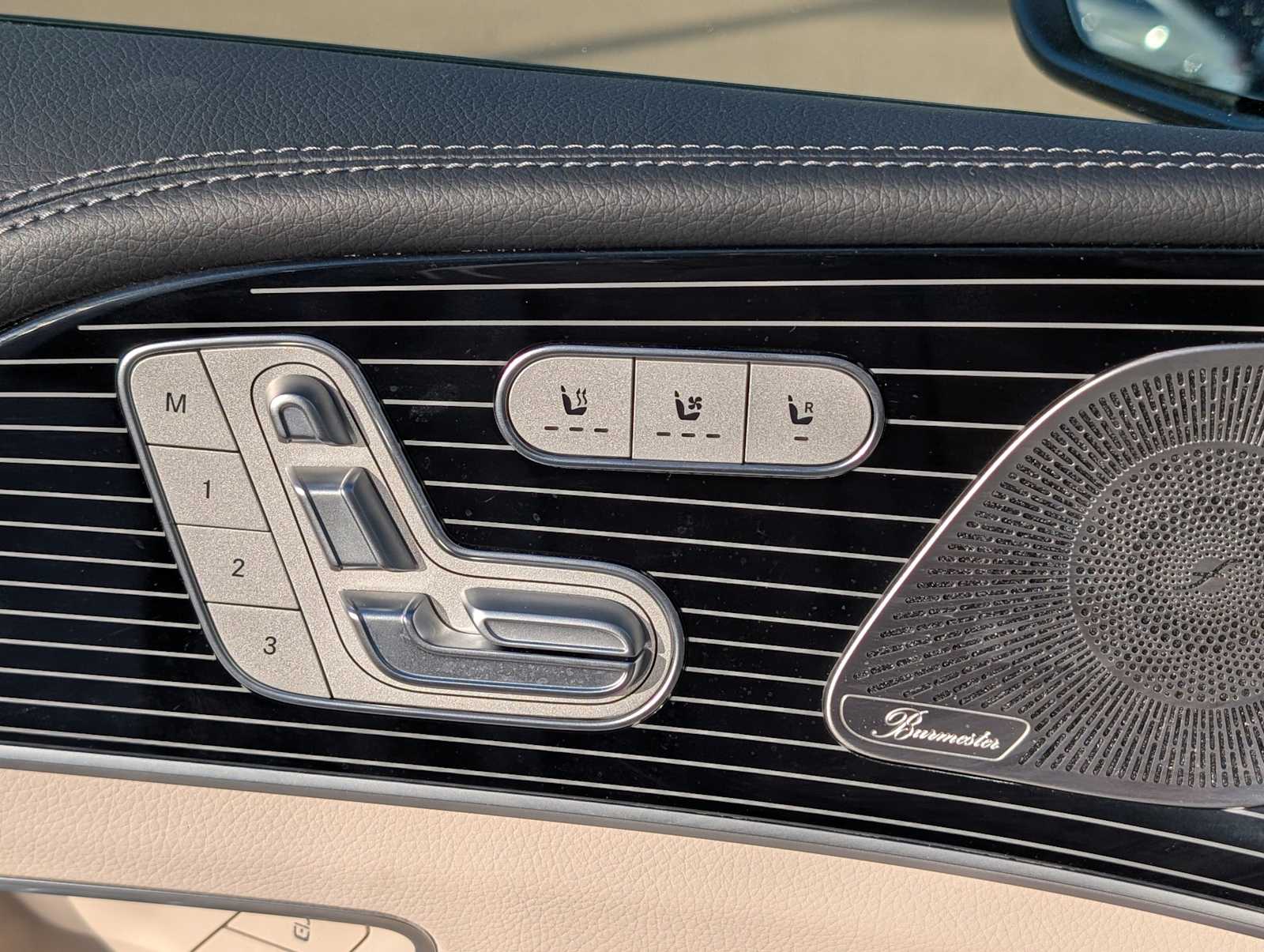 Thumbnail: 2025 Mercedes-Benz GLE - 23