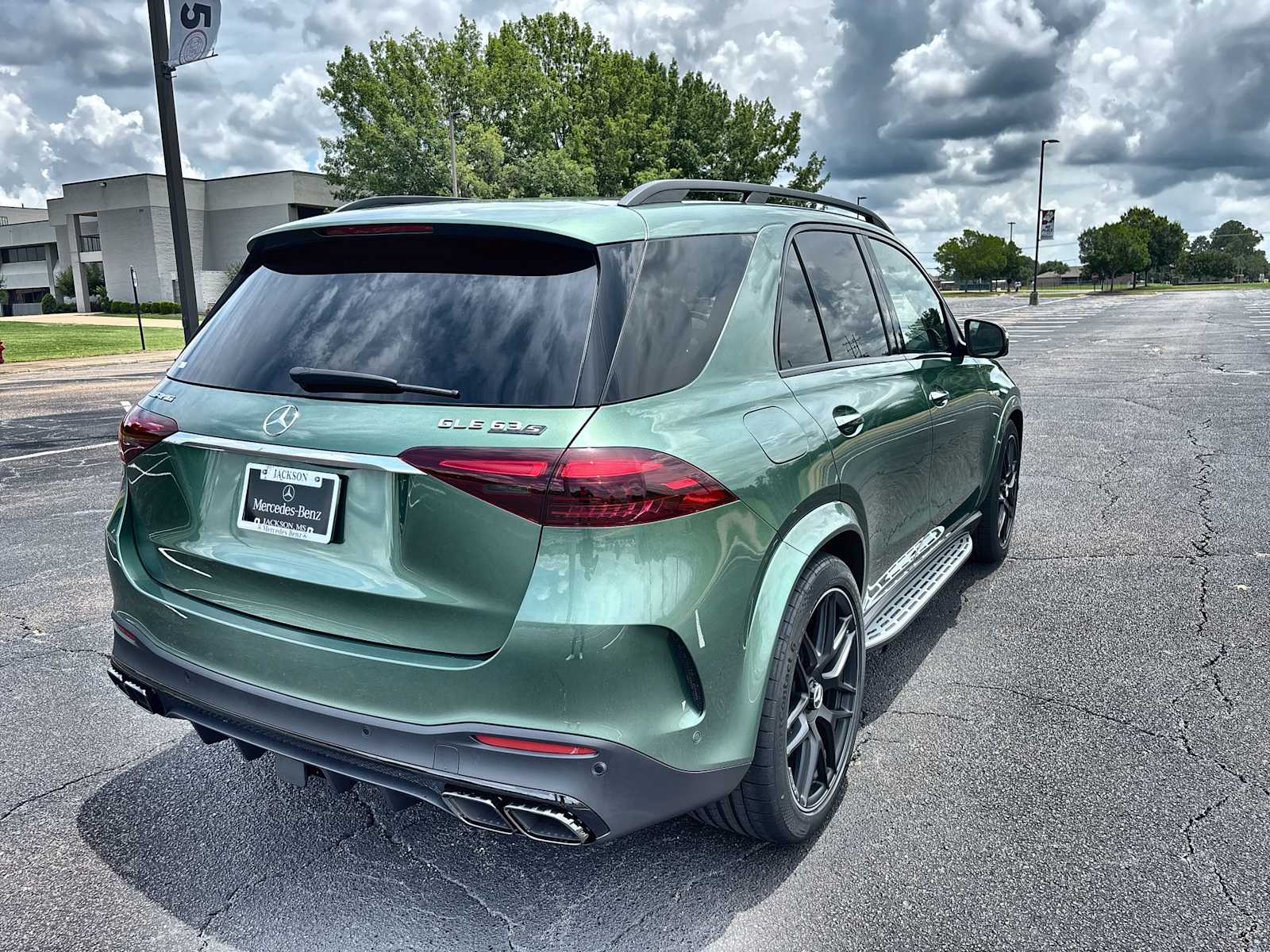 Thumbnail: 2026 Mercedes-Benz GL-Class - 8