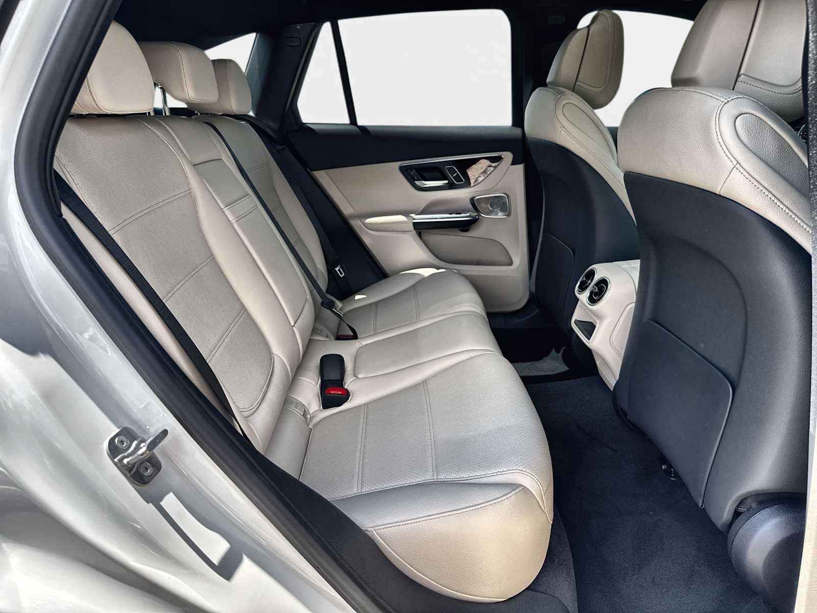 Thumbnail: 2026 Mercedes-Benz GLC - 19