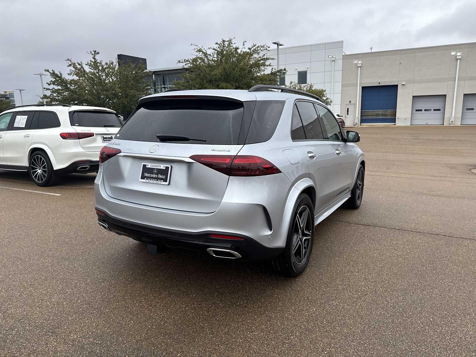 Thumbnail: 2026 Mercedes-Benz GLE - 6