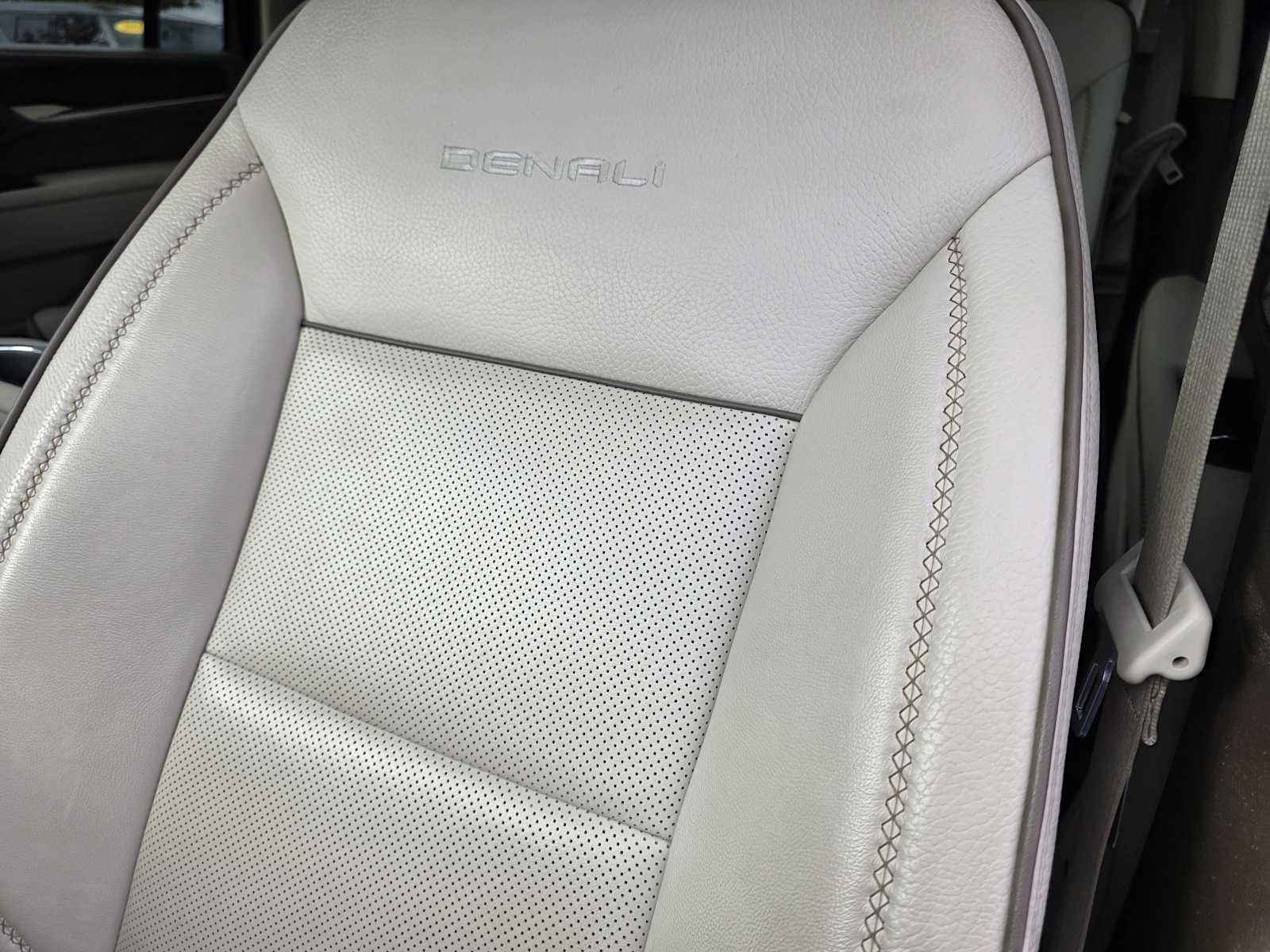 Thumbnail: 2022 GMC Yukon XL - 15