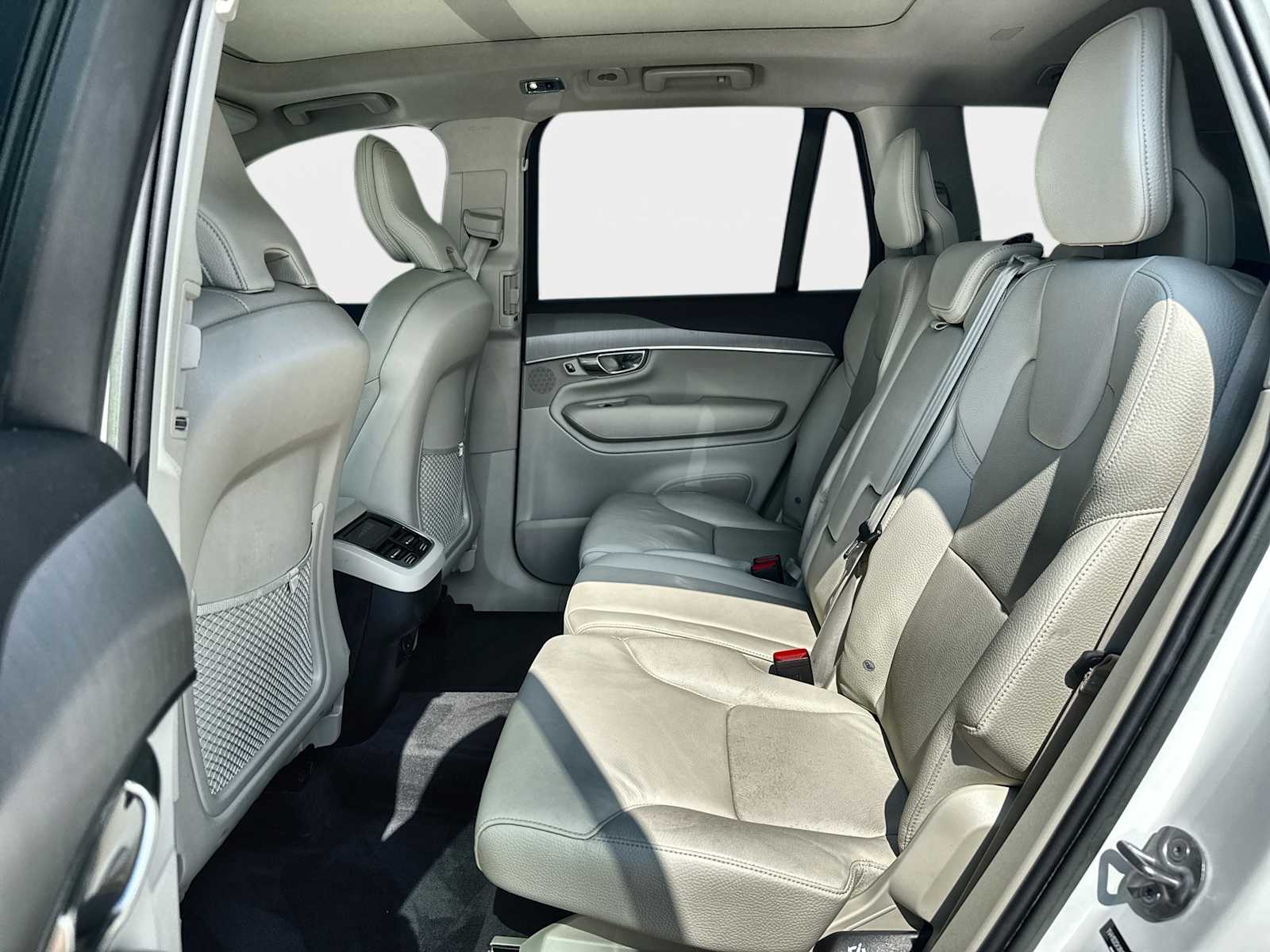 Thumbnail: 2022 Volvo XC90 - 11