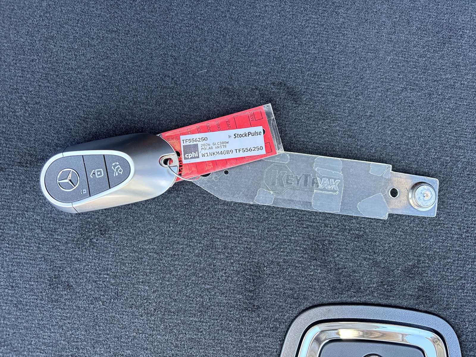 Thumbnail: 2026 Mercedes-Benz GLC - 27