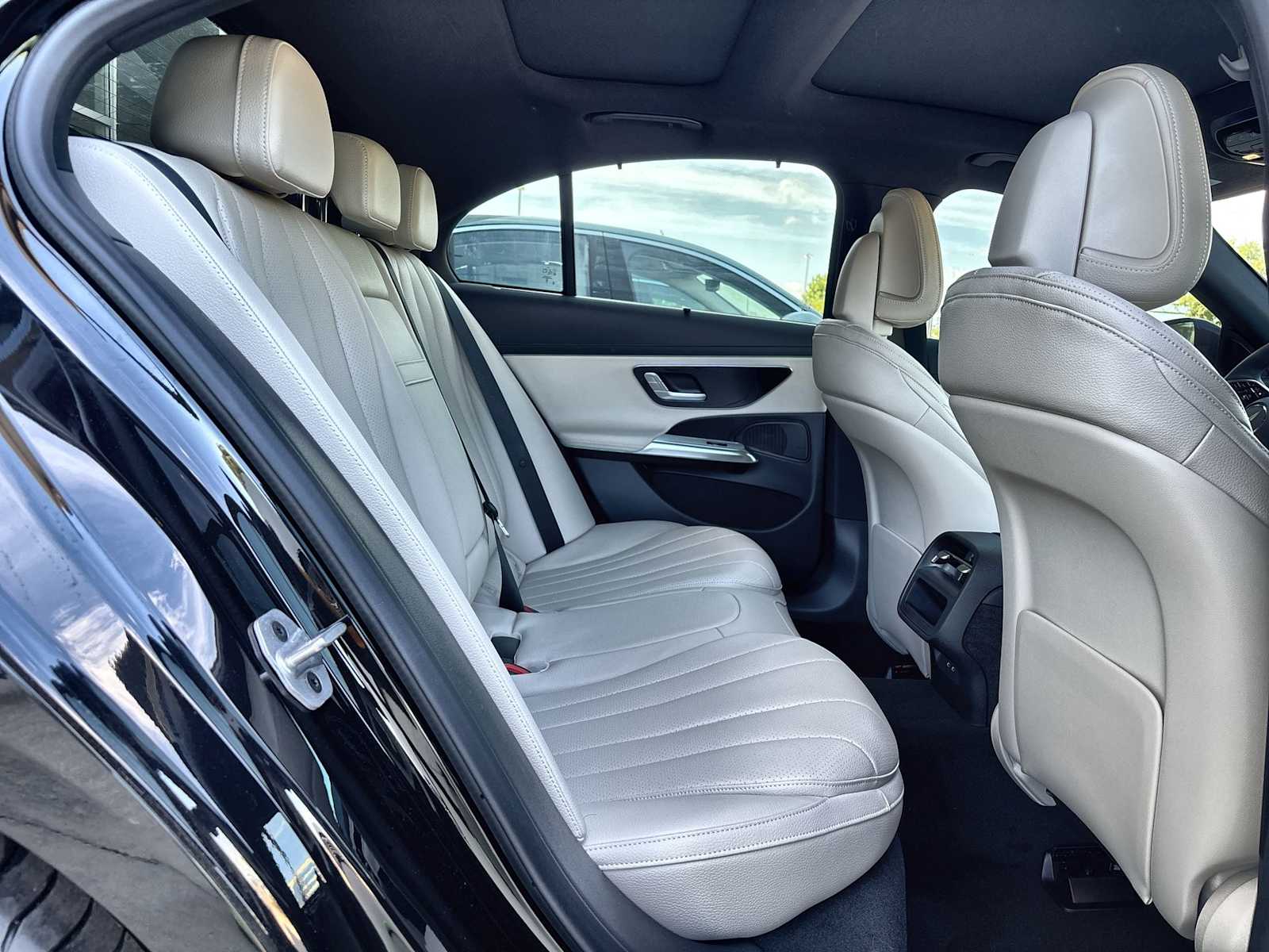 Thumbnail: 2026 Mercedes-Benz E-Class - 19