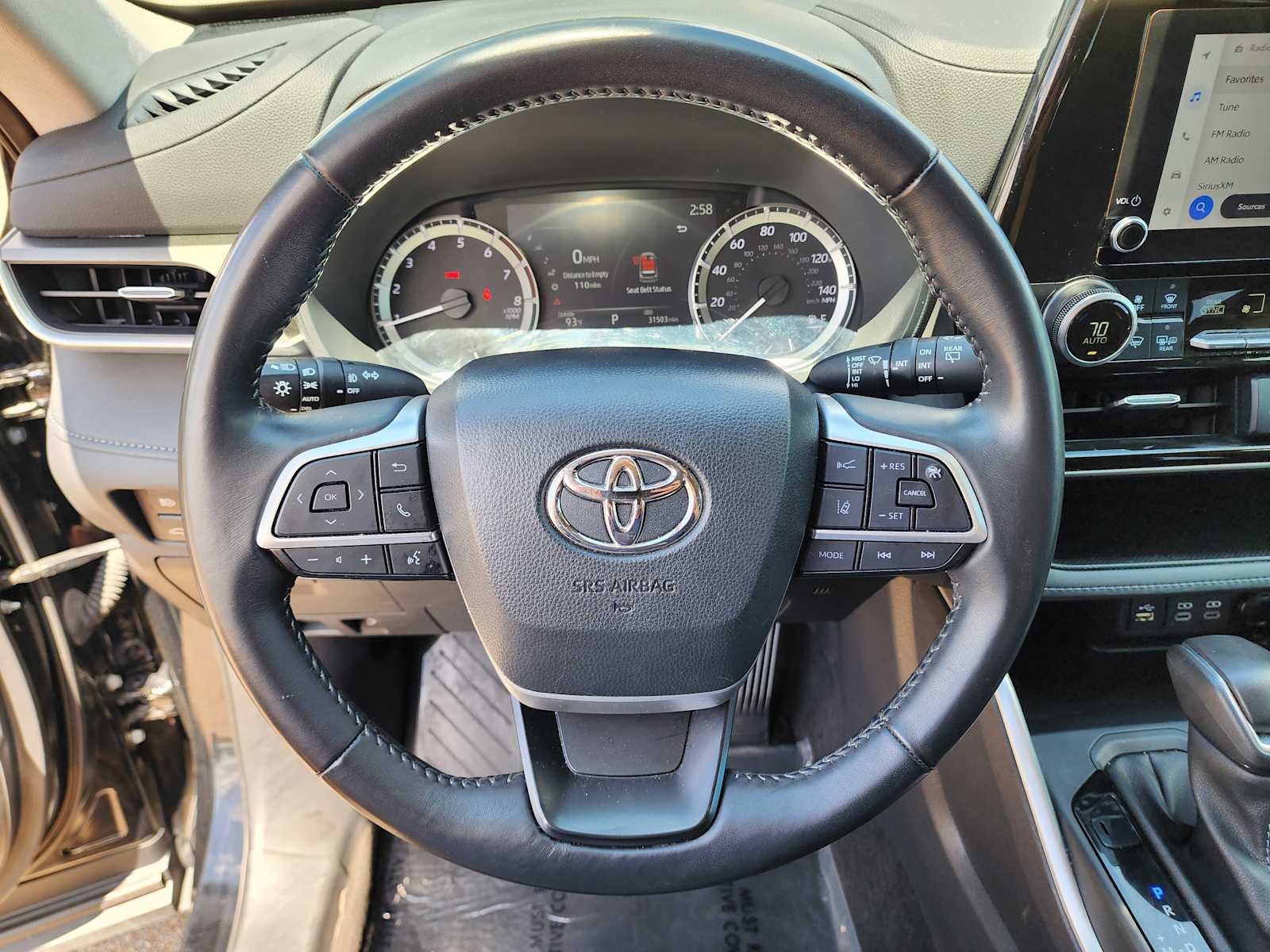 Thumbnail: 2023 Toyota Highlander - 16