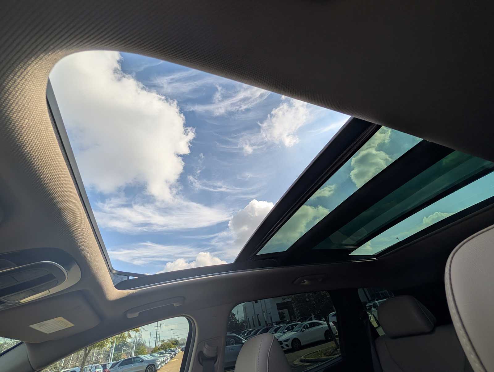 Thumbnail: 2023 Hyundai Santa Fe - 18