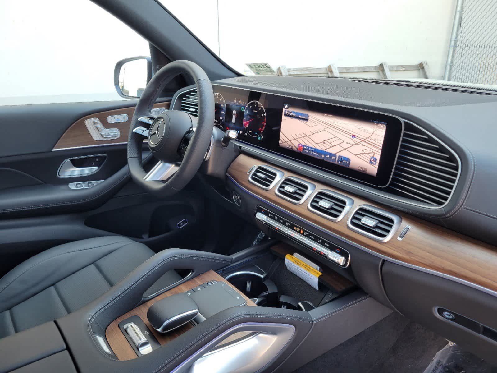 Thumbnail: 2025 Mercedes-Benz GLS - 21