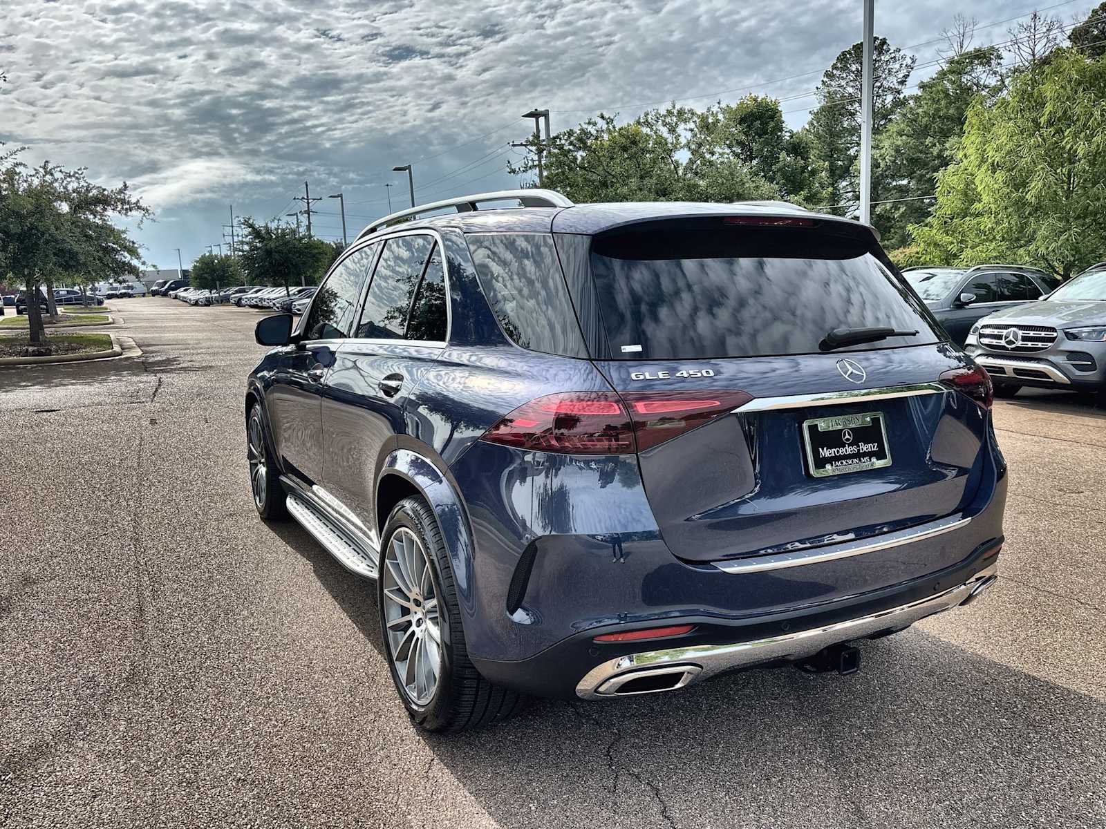 Thumbnail: 2026 Mercedes-Benz GLE - 6