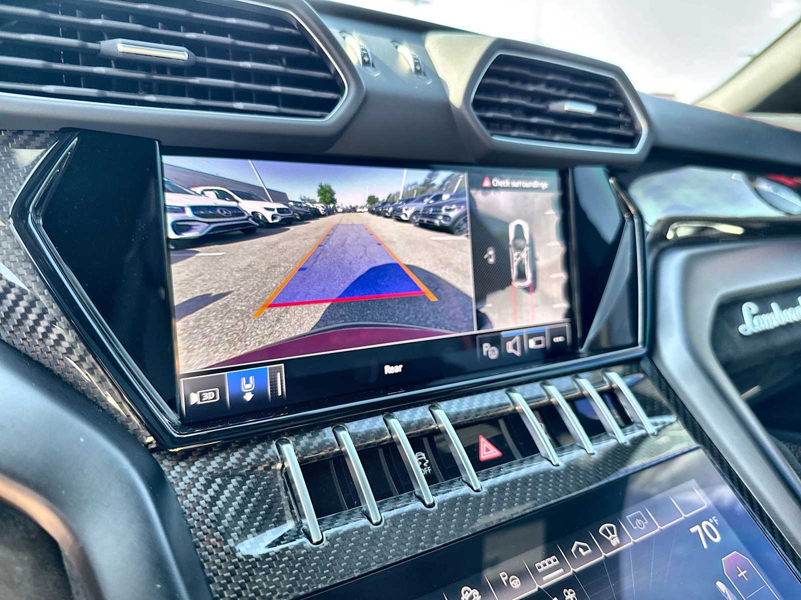 Thumbnail: 2024 Lamborghini Urus - 23