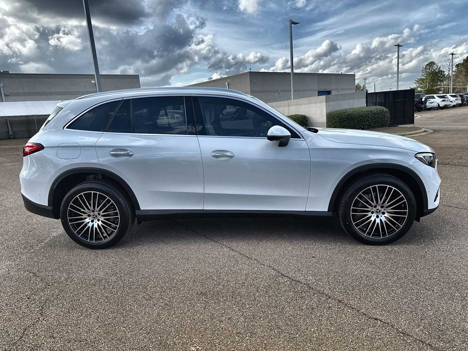 Thumbnail: 2026 Mercedes-Benz GLC - 10