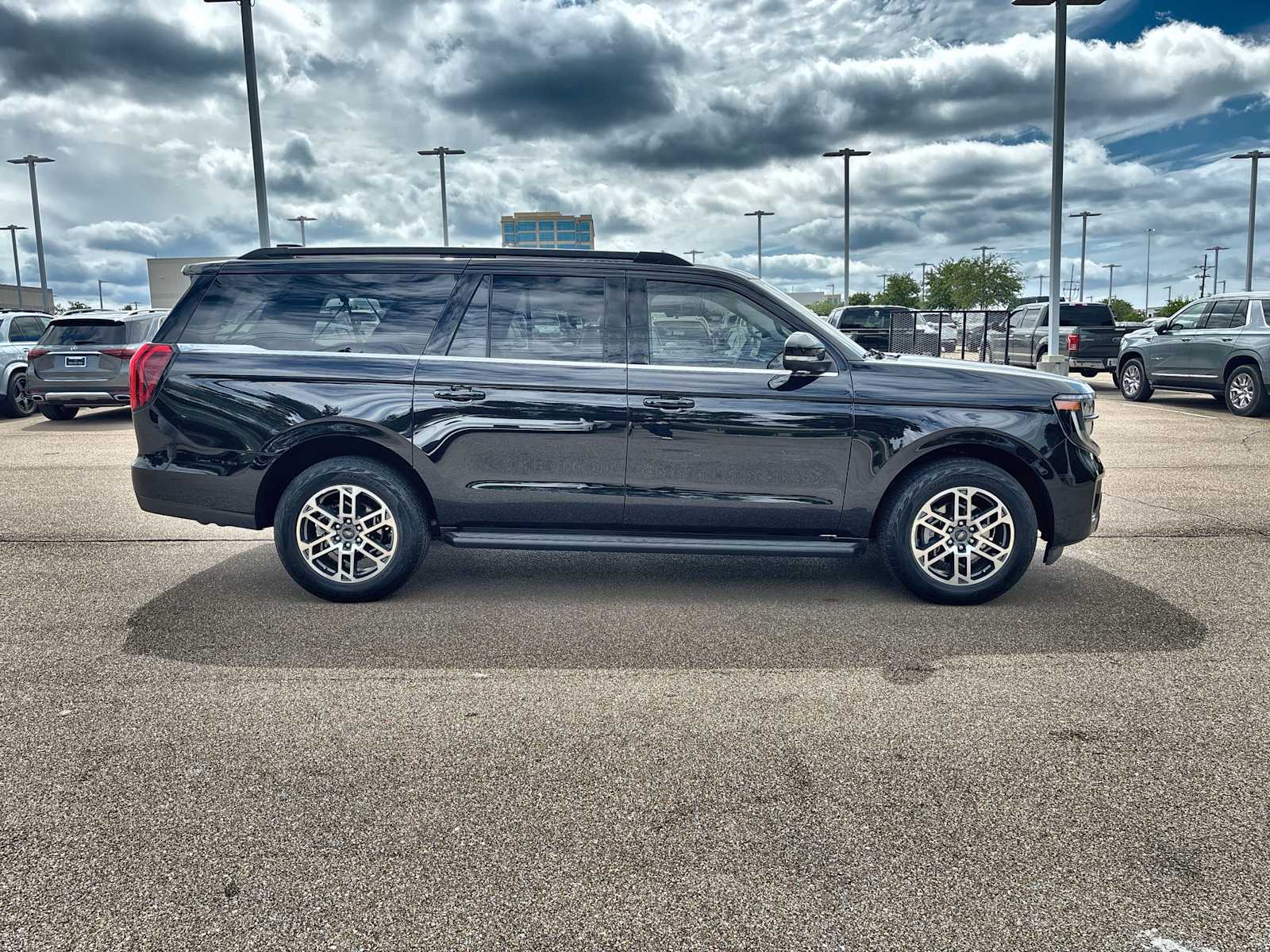 Thumbnail: 2025 Ford Expedition MAX - 10
