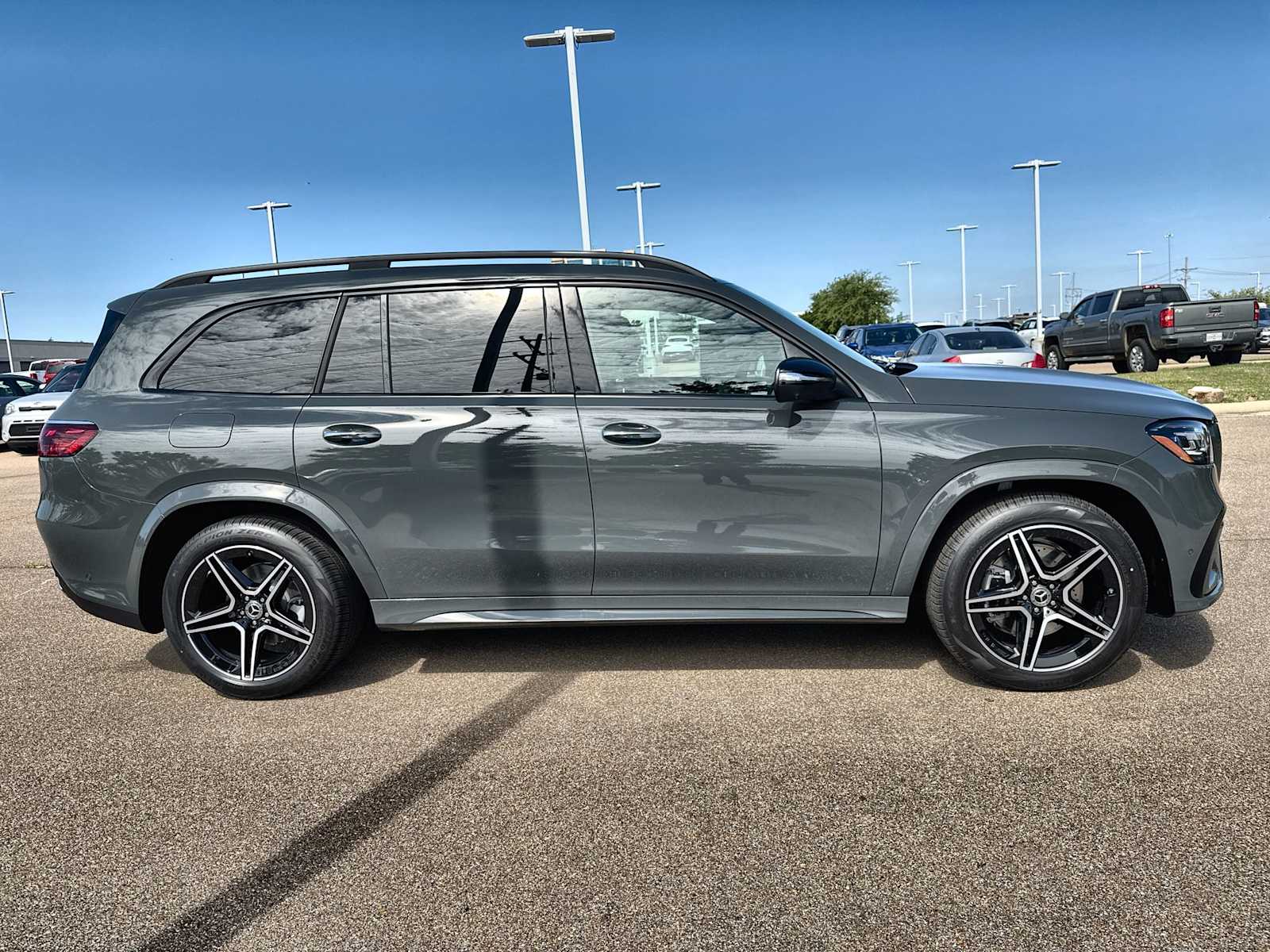 Thumbnail: 2026 Mercedes-Benz GLS - 10