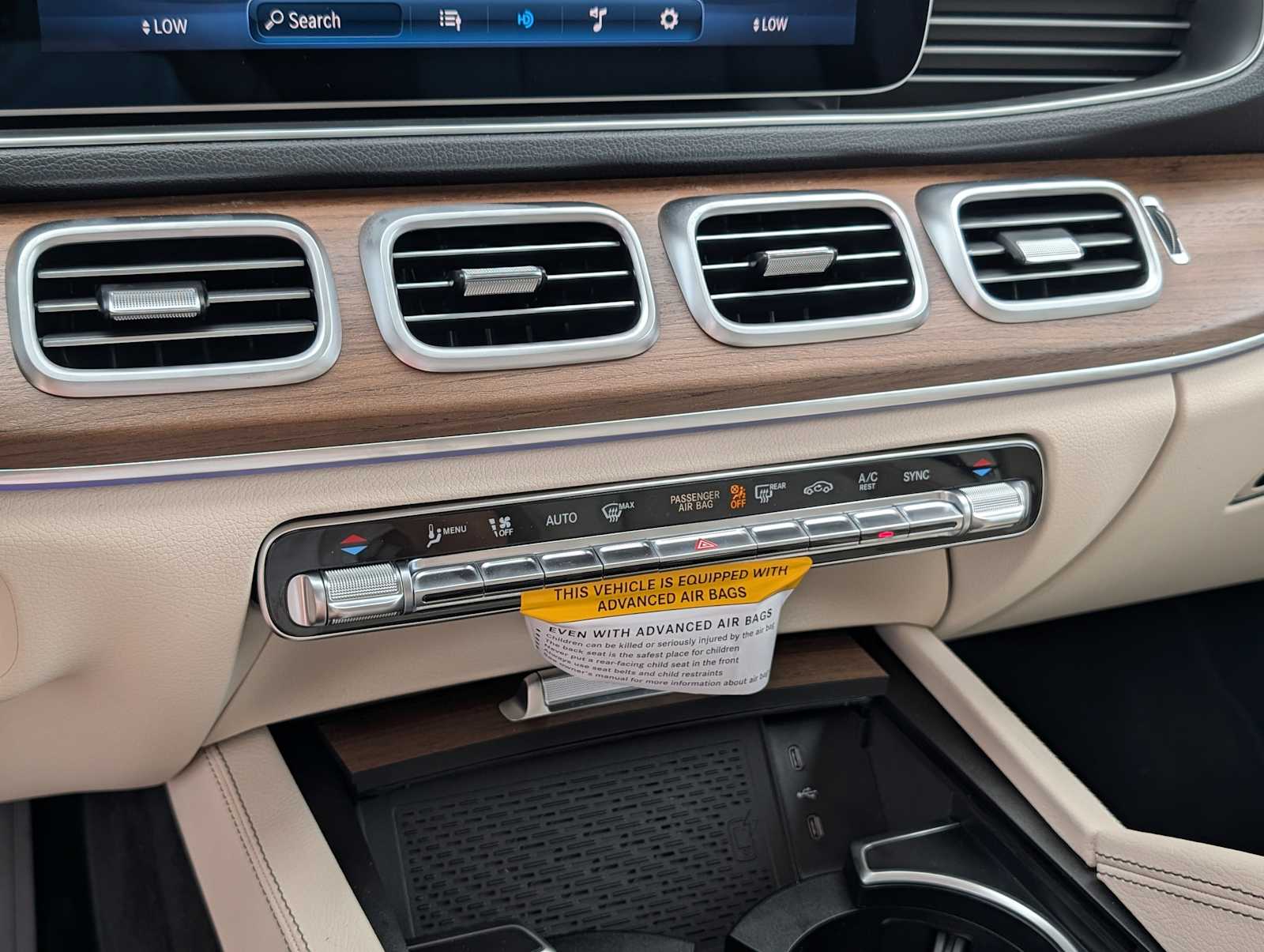 Thumbnail: 2026 Mercedes-Benz GLE - 13