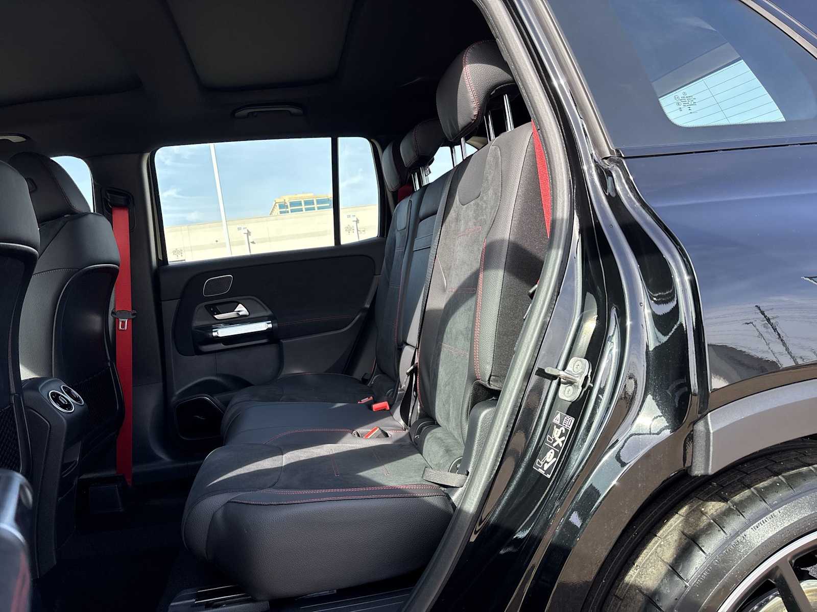 Thumbnail: 2026 Mercedes-Benz GLB - 18