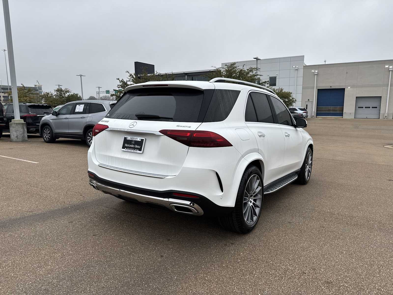 Thumbnail: 2026 Mercedes-Benz GLE - 6